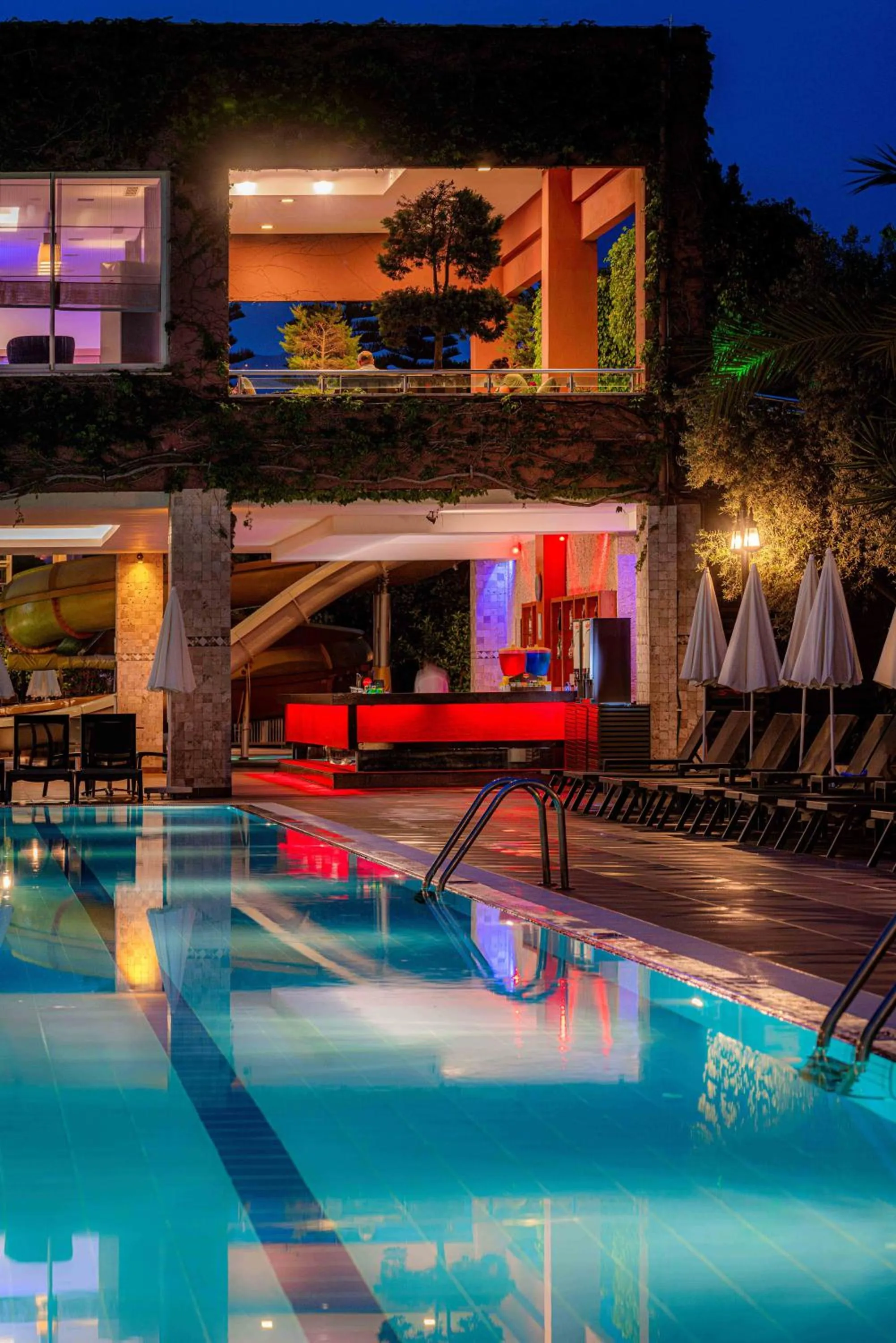 Swimming pool in Telatiye Resort Hotel