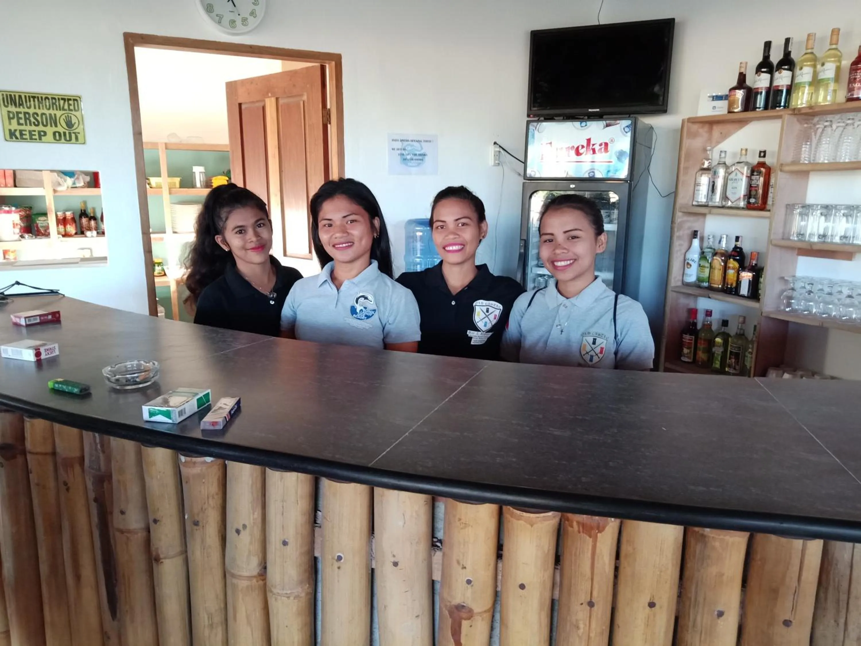 Restaurant/places to eat in Ander Divers Garden Resort