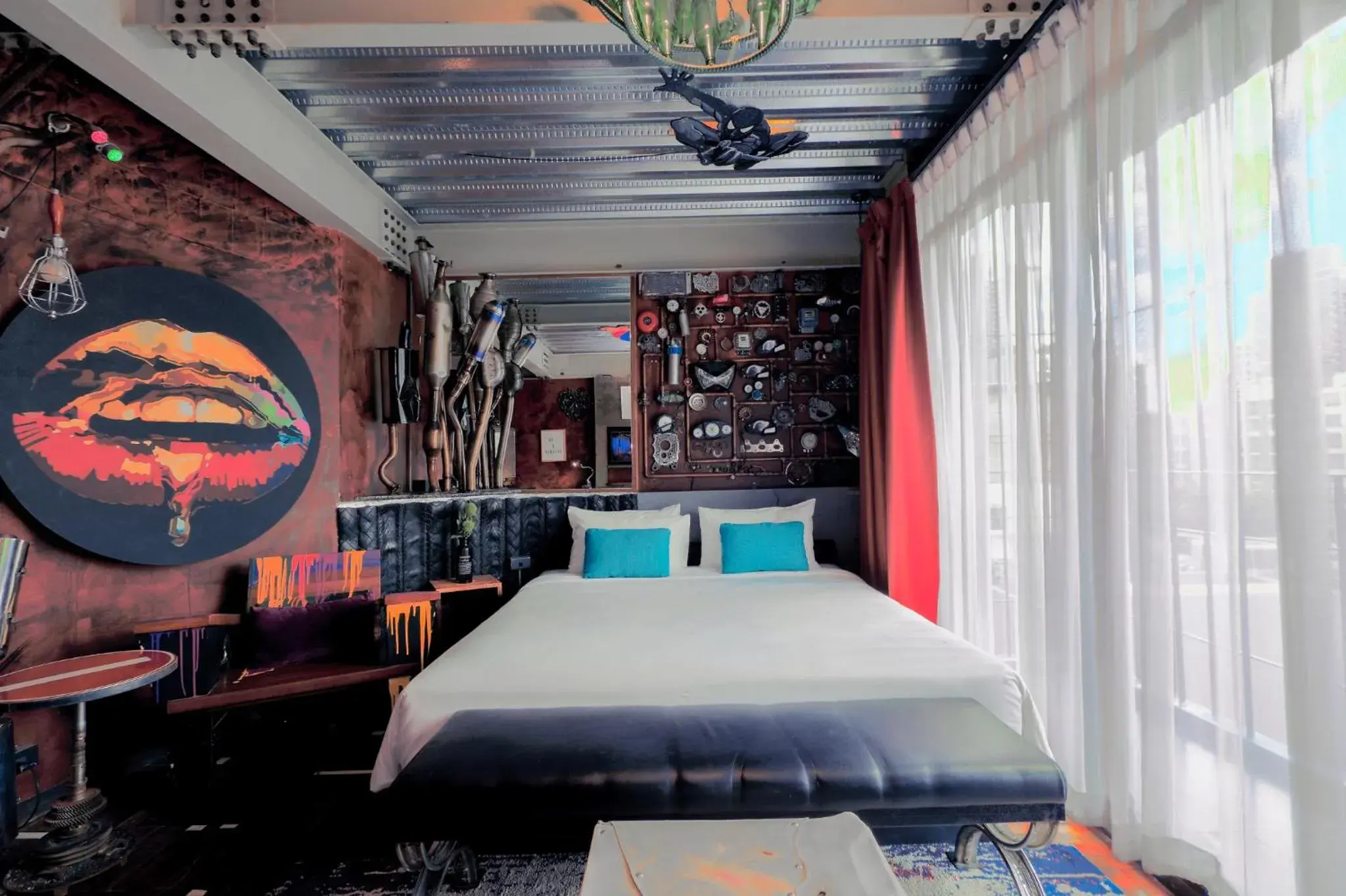 Bed in MeStyle Garage Hotel Bed in MeStyle Garage Hotel