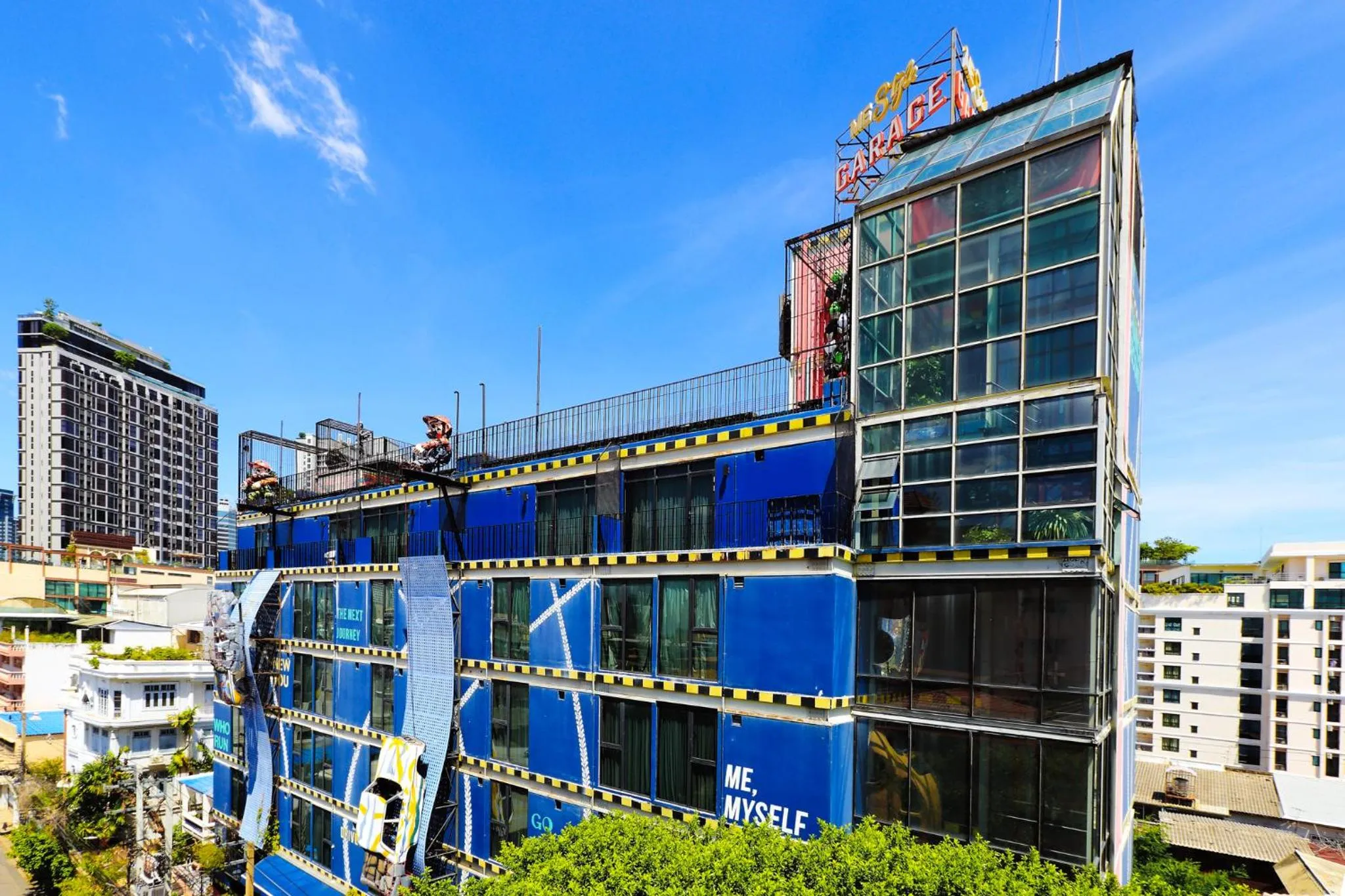 Property building in MeStyle Garage Hotel