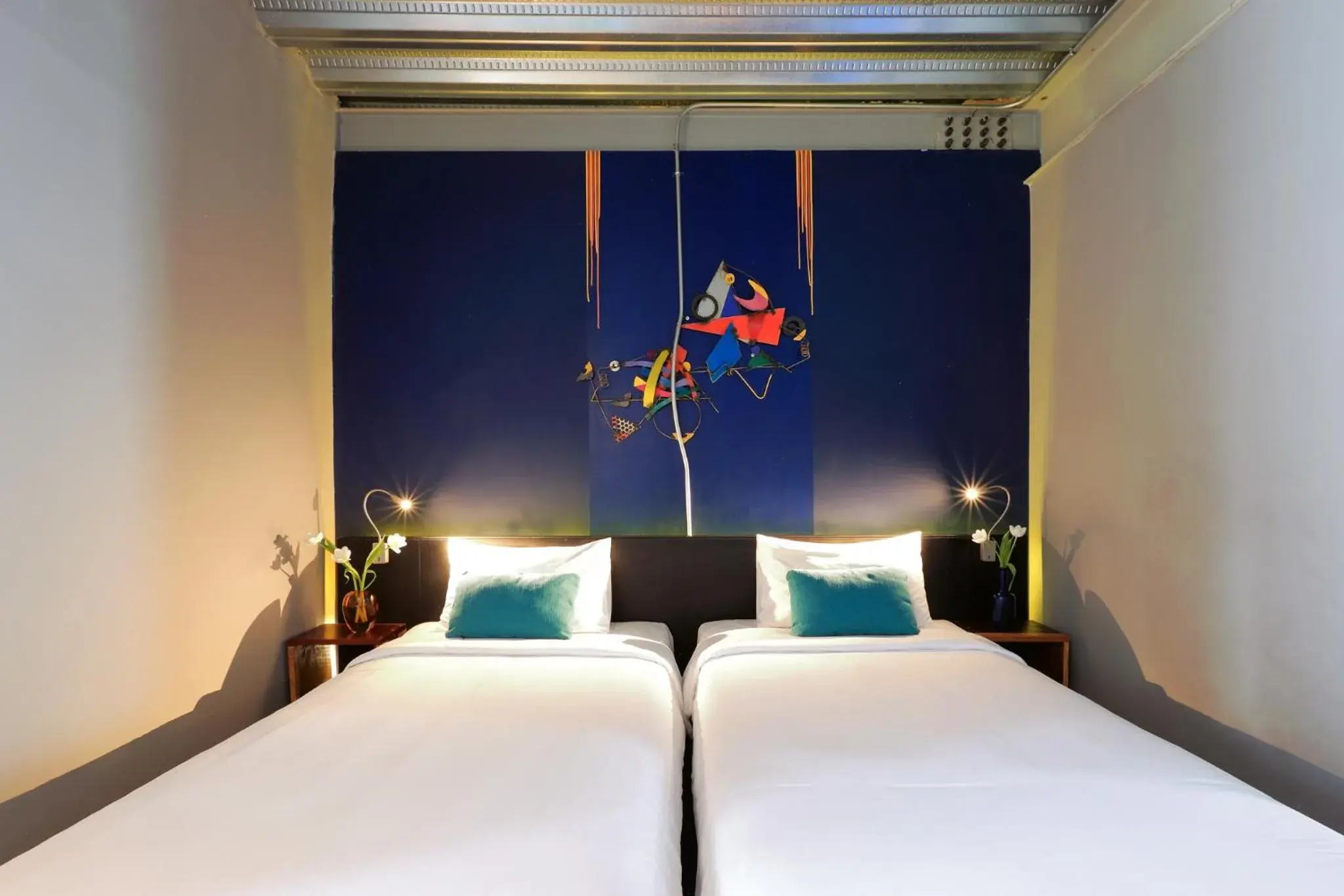 Bed in MeStyle Garage Hotel Bed in MeStyle Garage Hotel