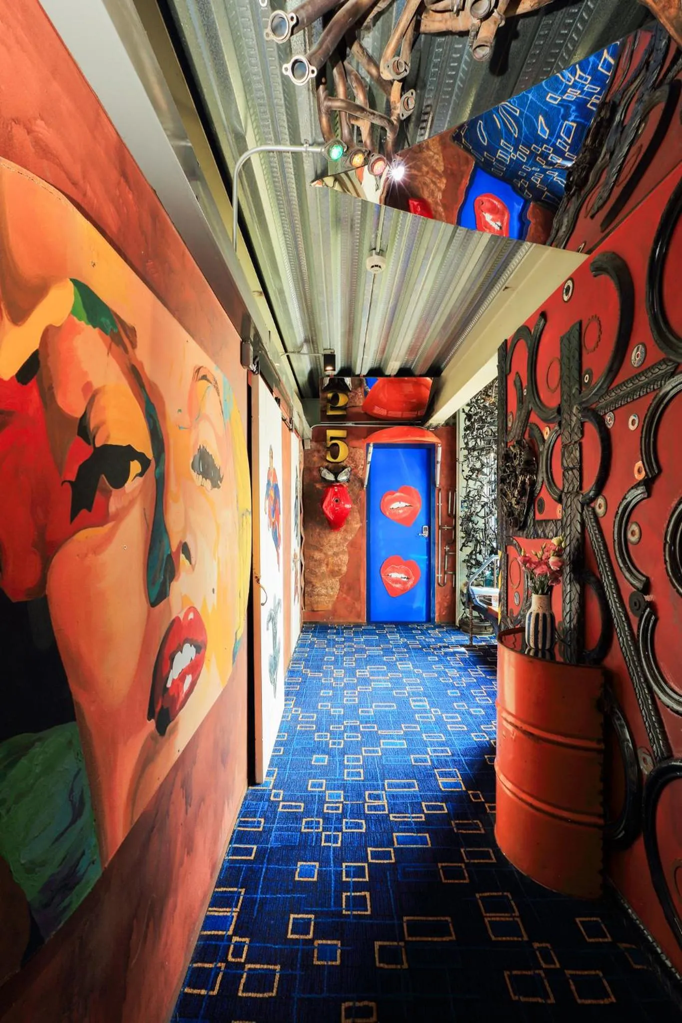 Bedroom in MeStyle Garage Hotel