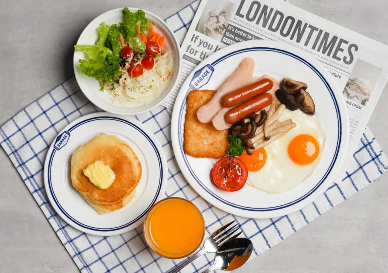 Breakfast in MeStyle Garage Hotel