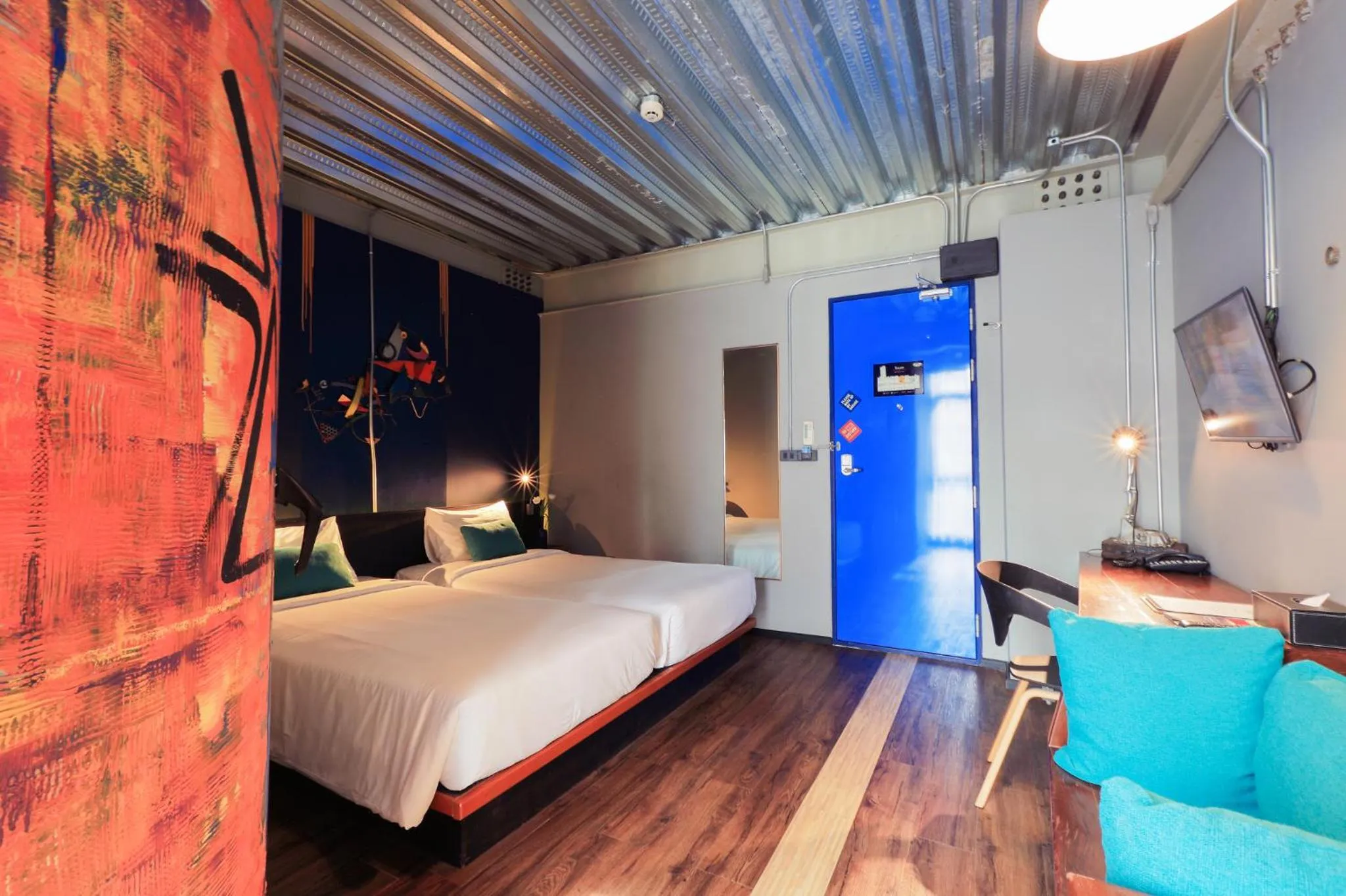 Bed in MeStyle Garage Hotel