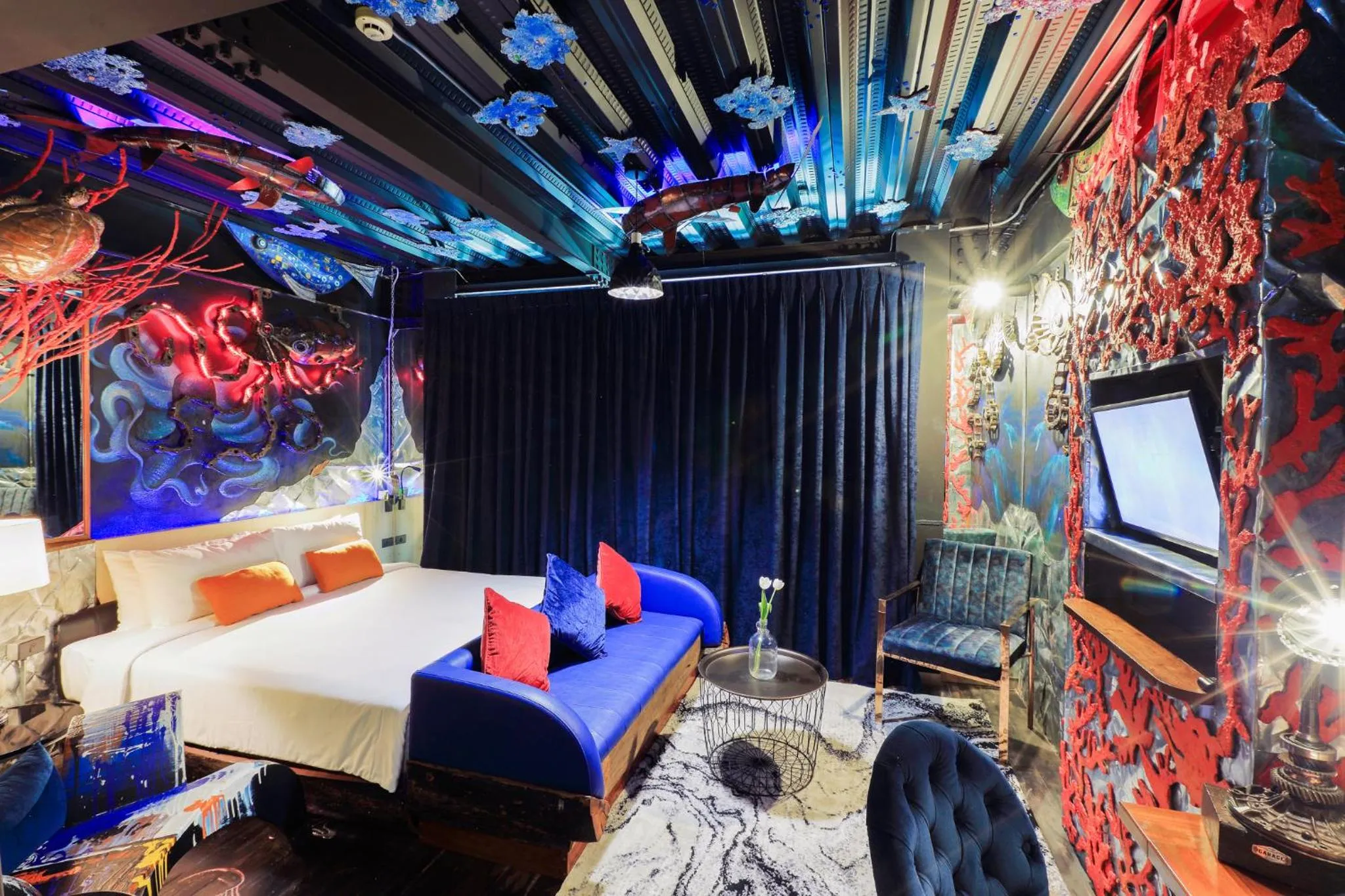 Bed in MeStyle Garage Hotel