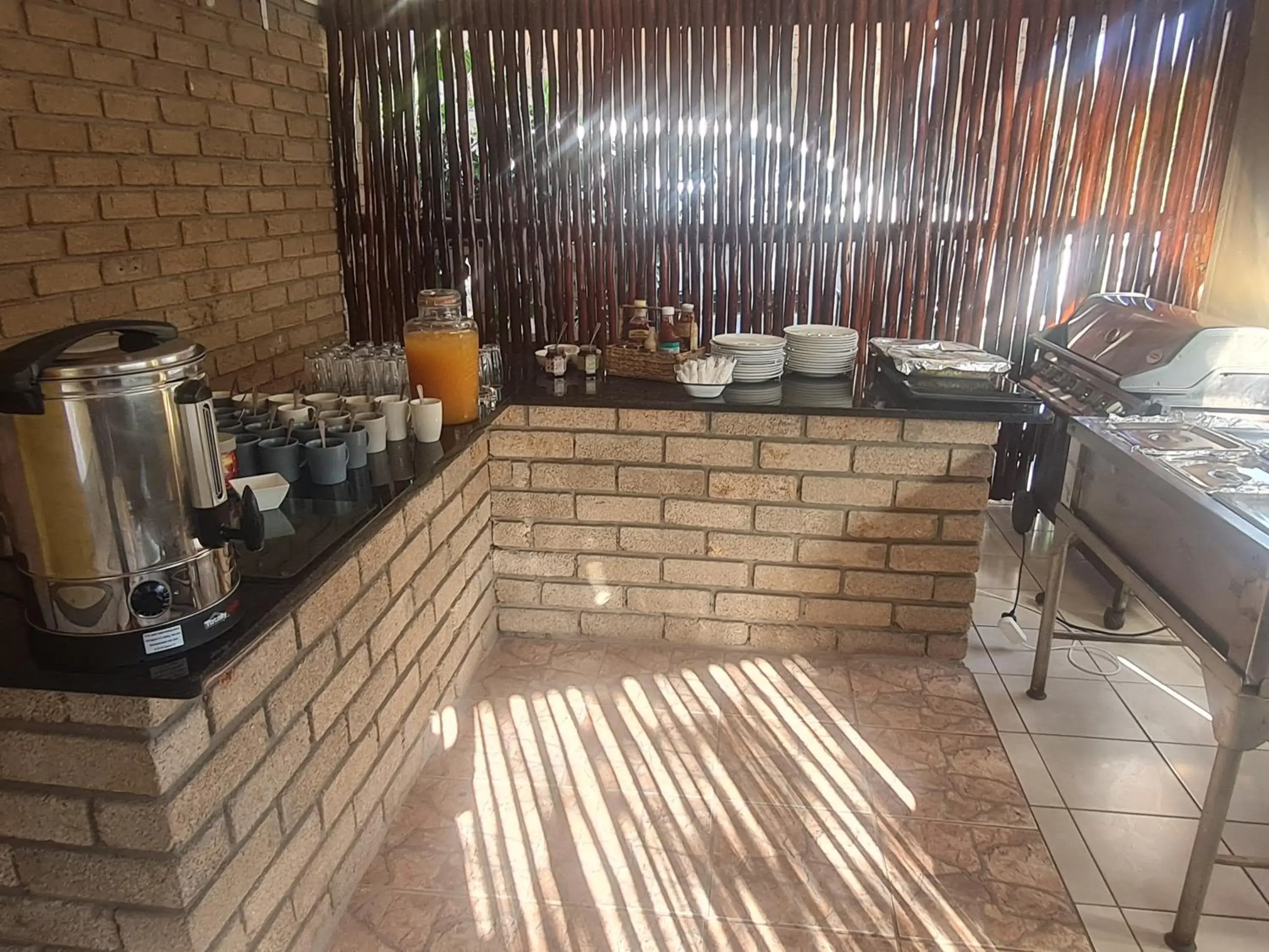 Restaurant/places to eat in N4 Guest Lodge Restaurant/places to eat in N4 Guest Lodge