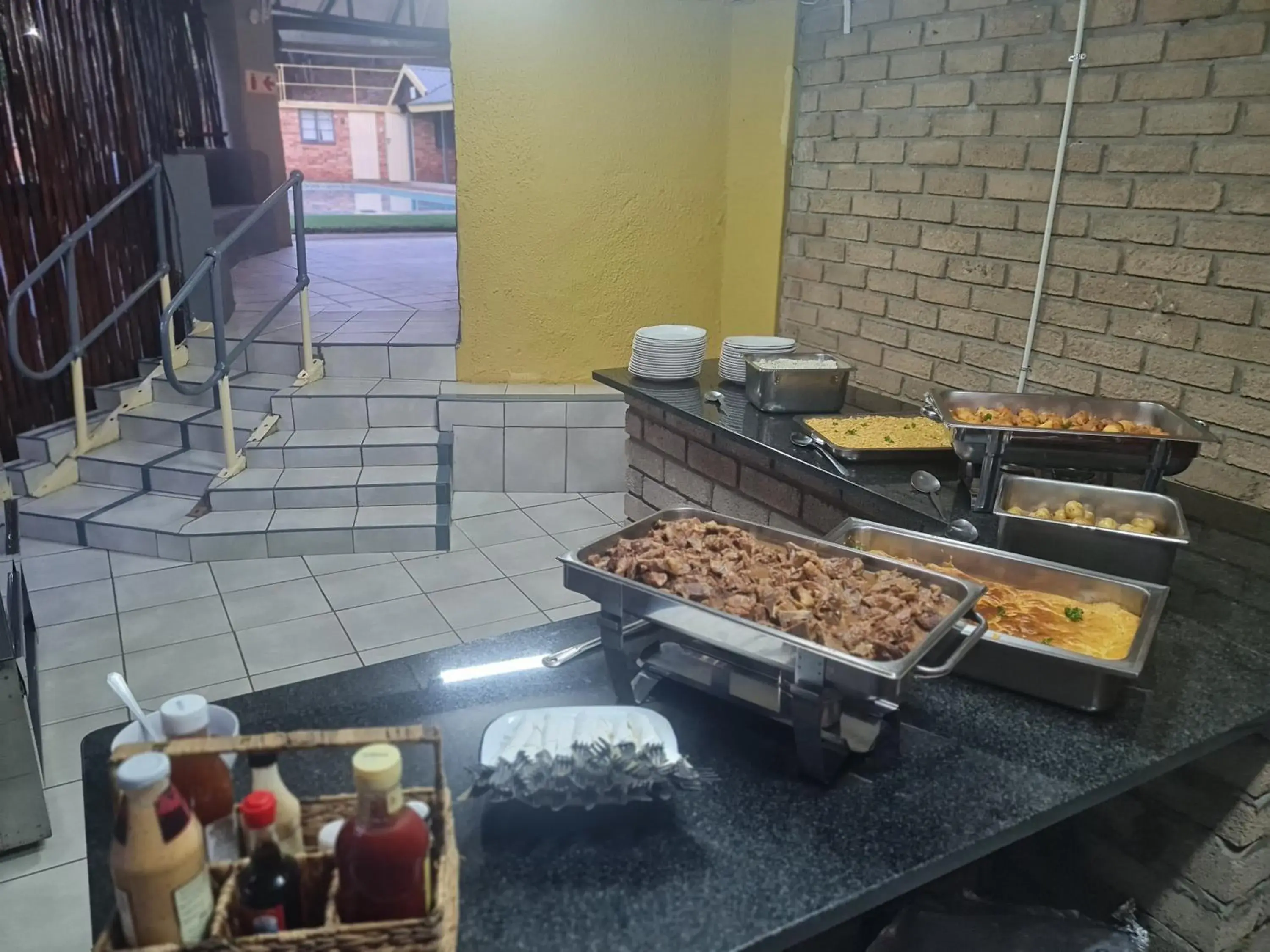 Restaurant/places to eat in N4 Guest Lodge Restaurant/places to eat in N4 Guest Lodge