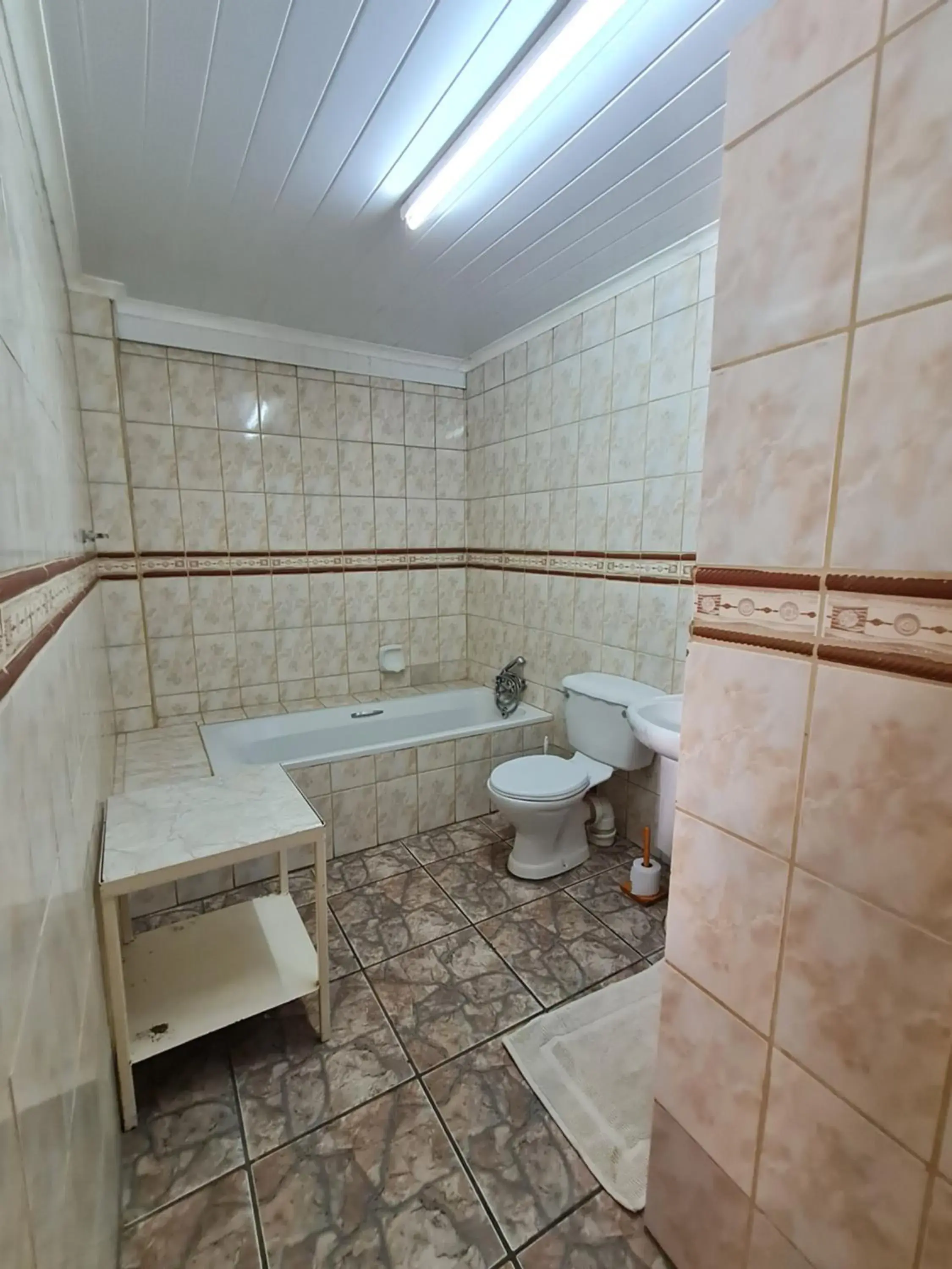 Bathroom in N4 Guest Lodge Bathroom in N4 Guest Lodge