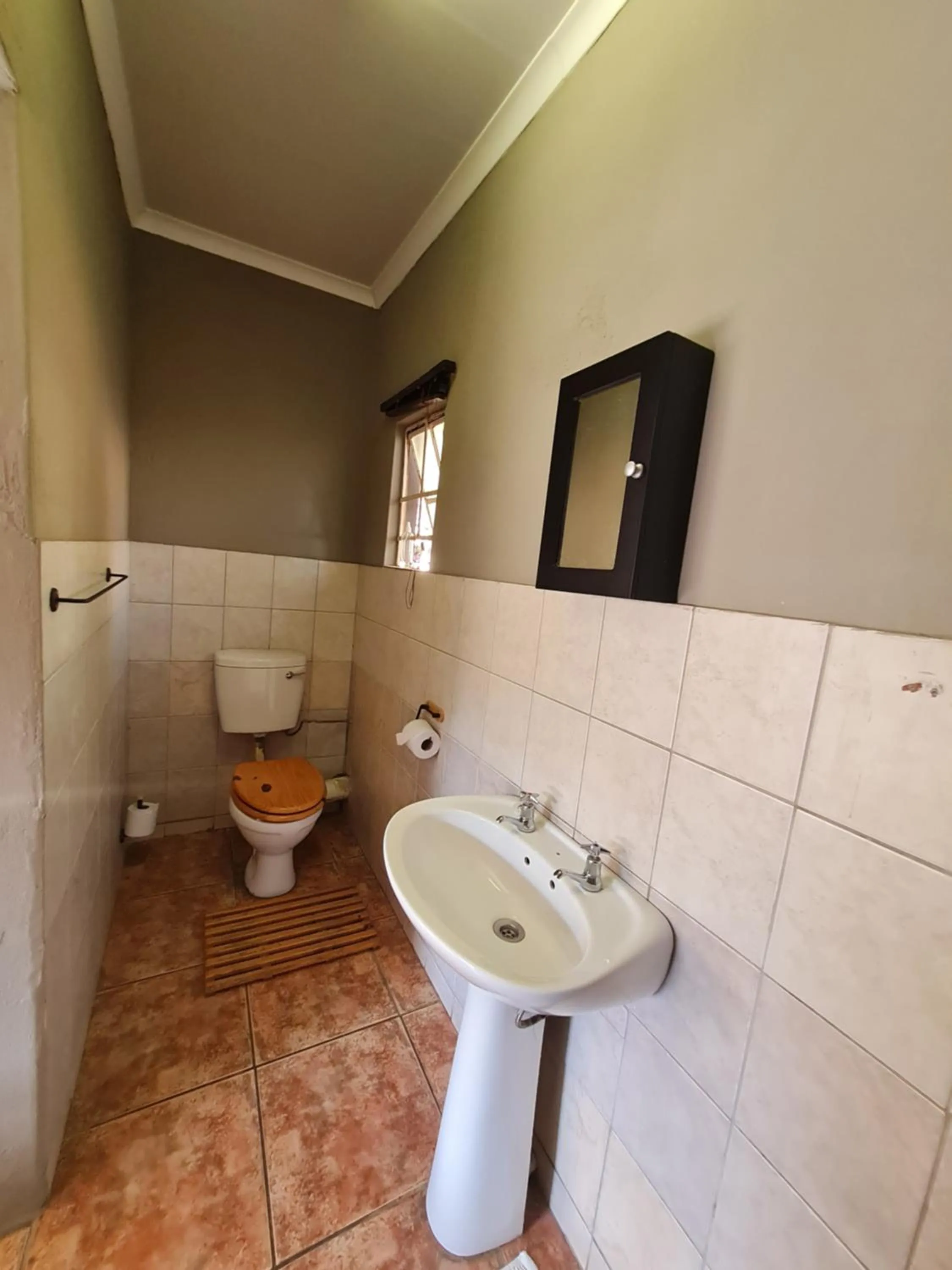 Bathroom in N4 Guest Lodge