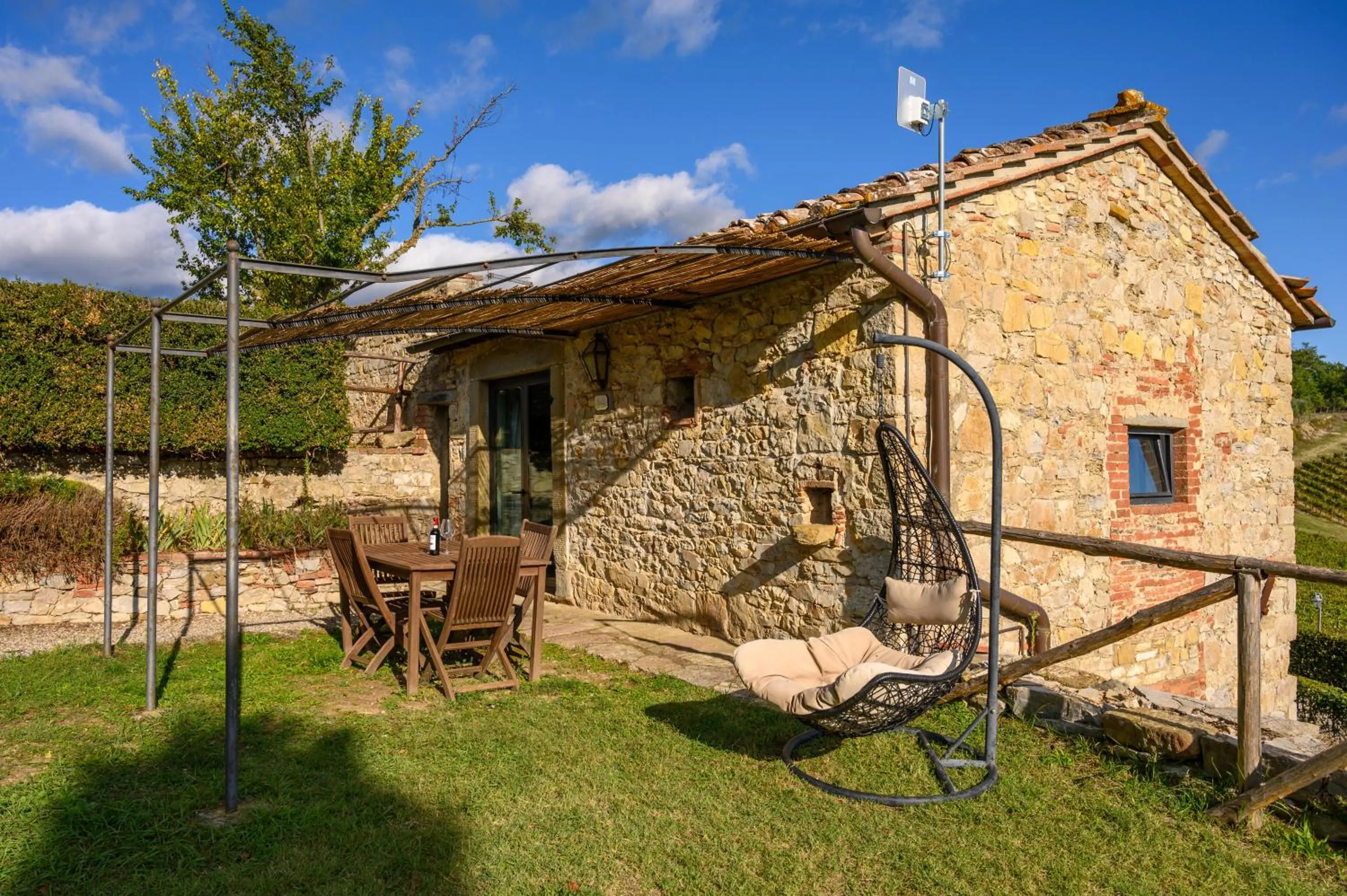 Property building in Castello Di Meleto