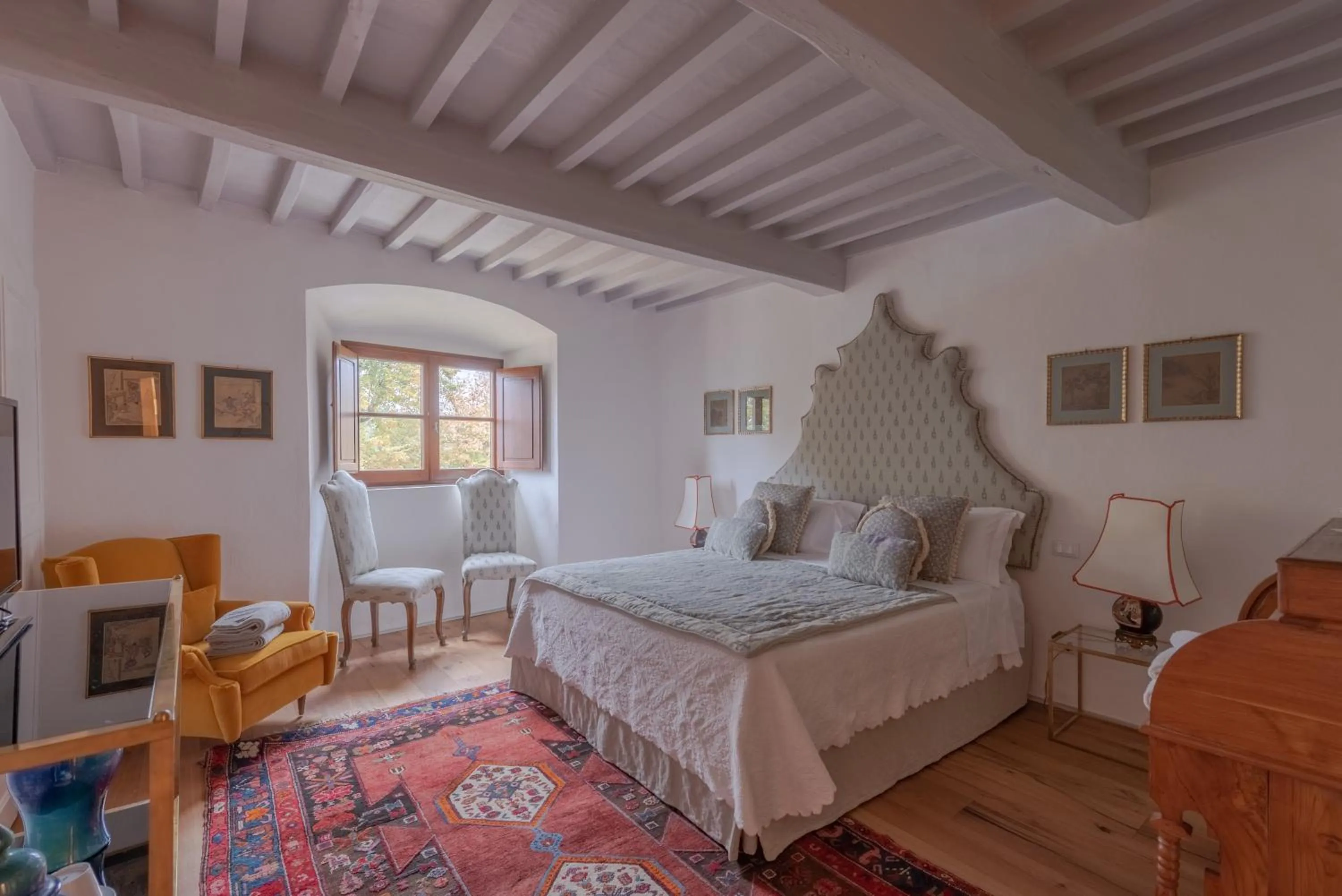 Photo of the whole room, Bed in Castello Di Meleto