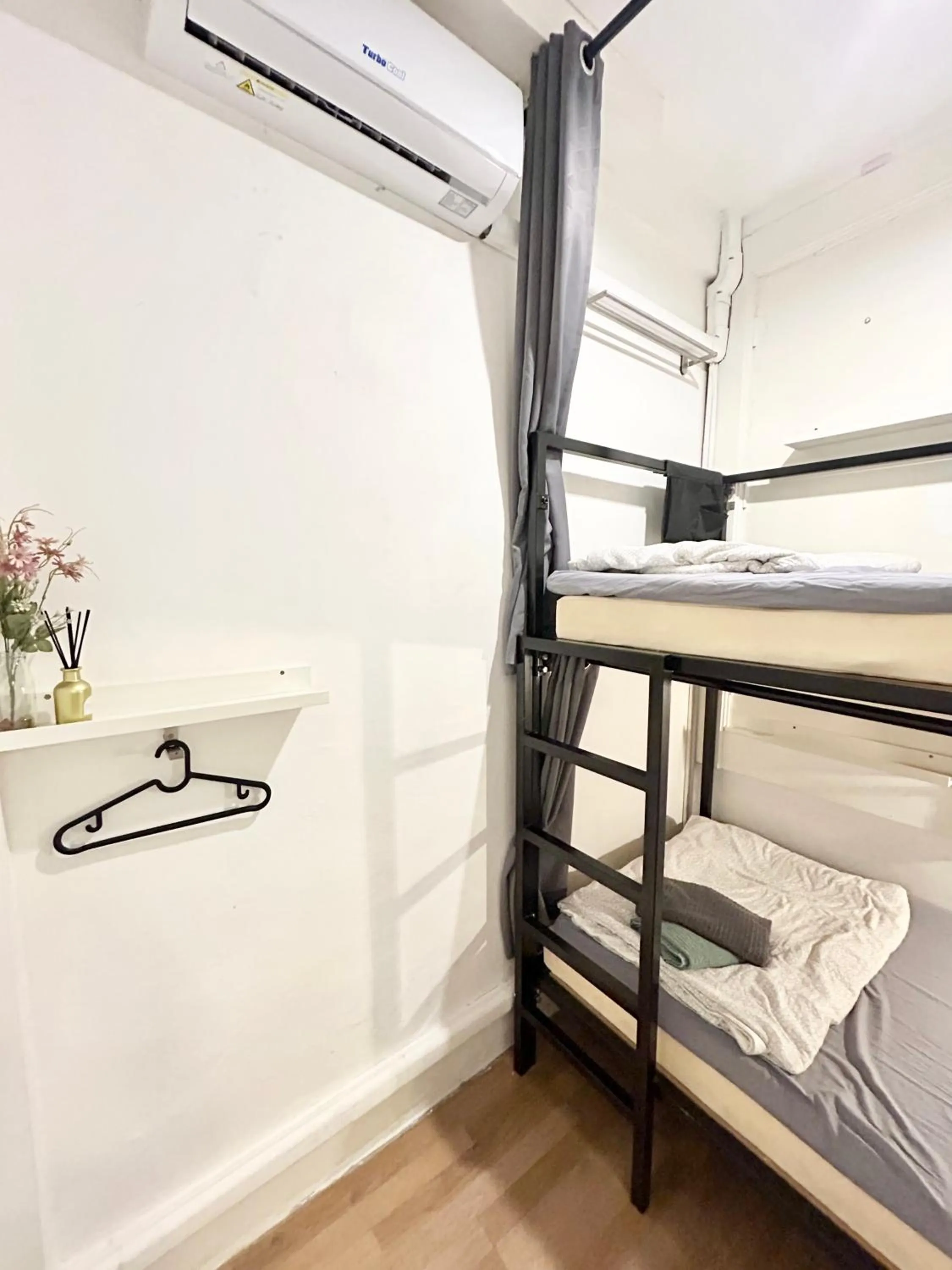 Bed in Bangkok Sanookdee Hostel