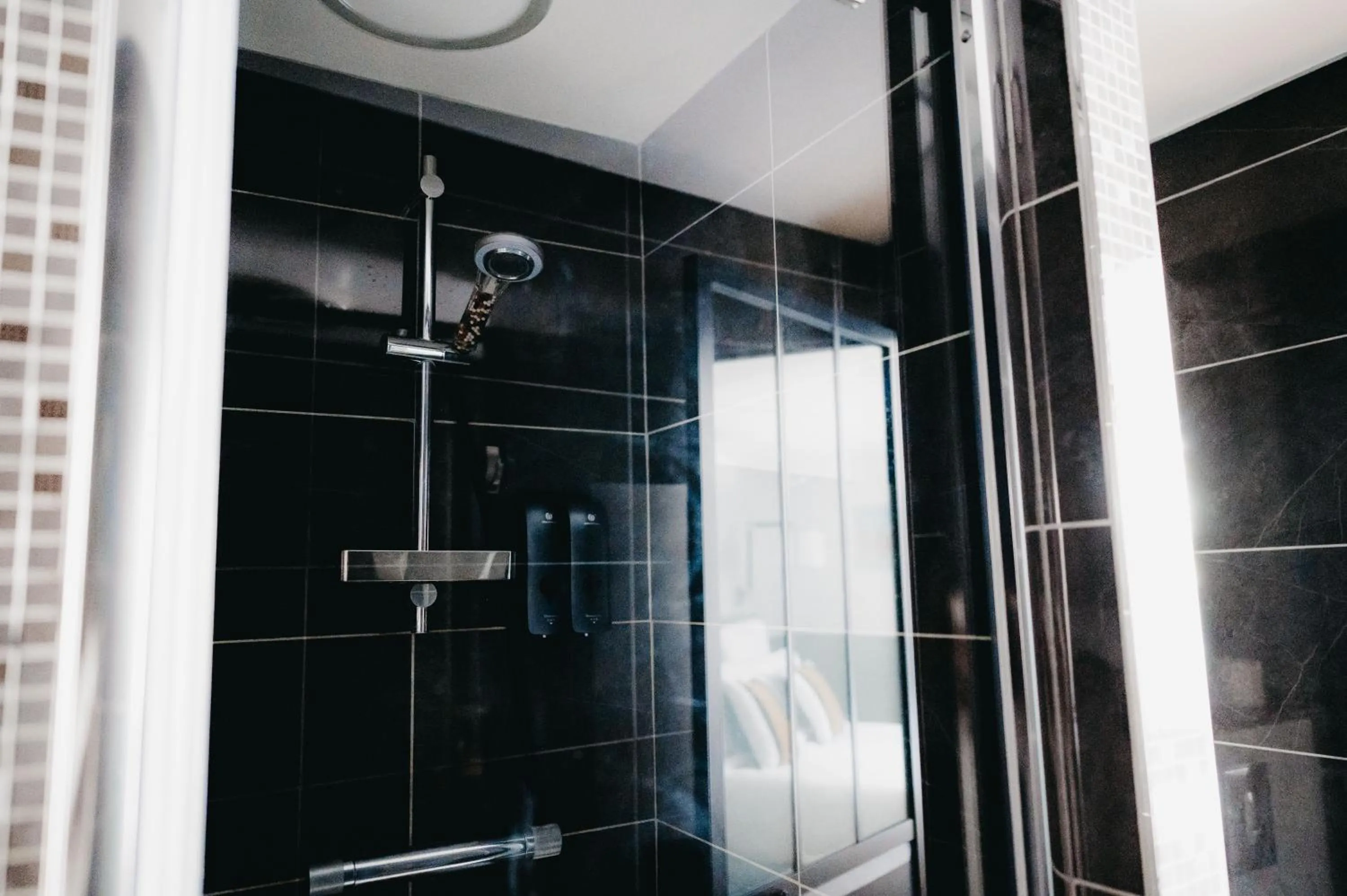 Shower in La Belle Endormie B&B French Guest house