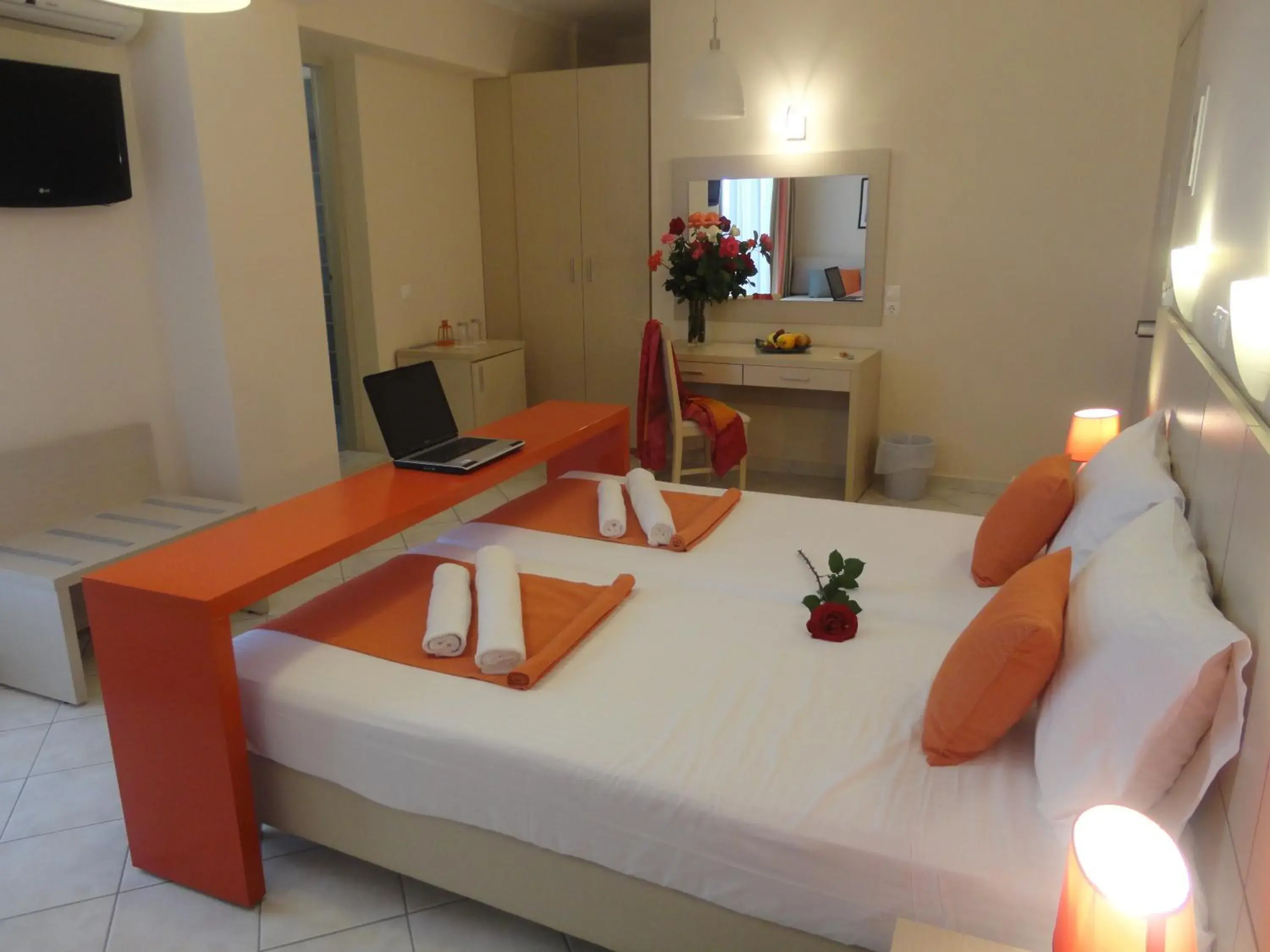 Double Room with Side Sea View in Al Mare Hotel Double Room with Side Sea View in Al Mare Hotel