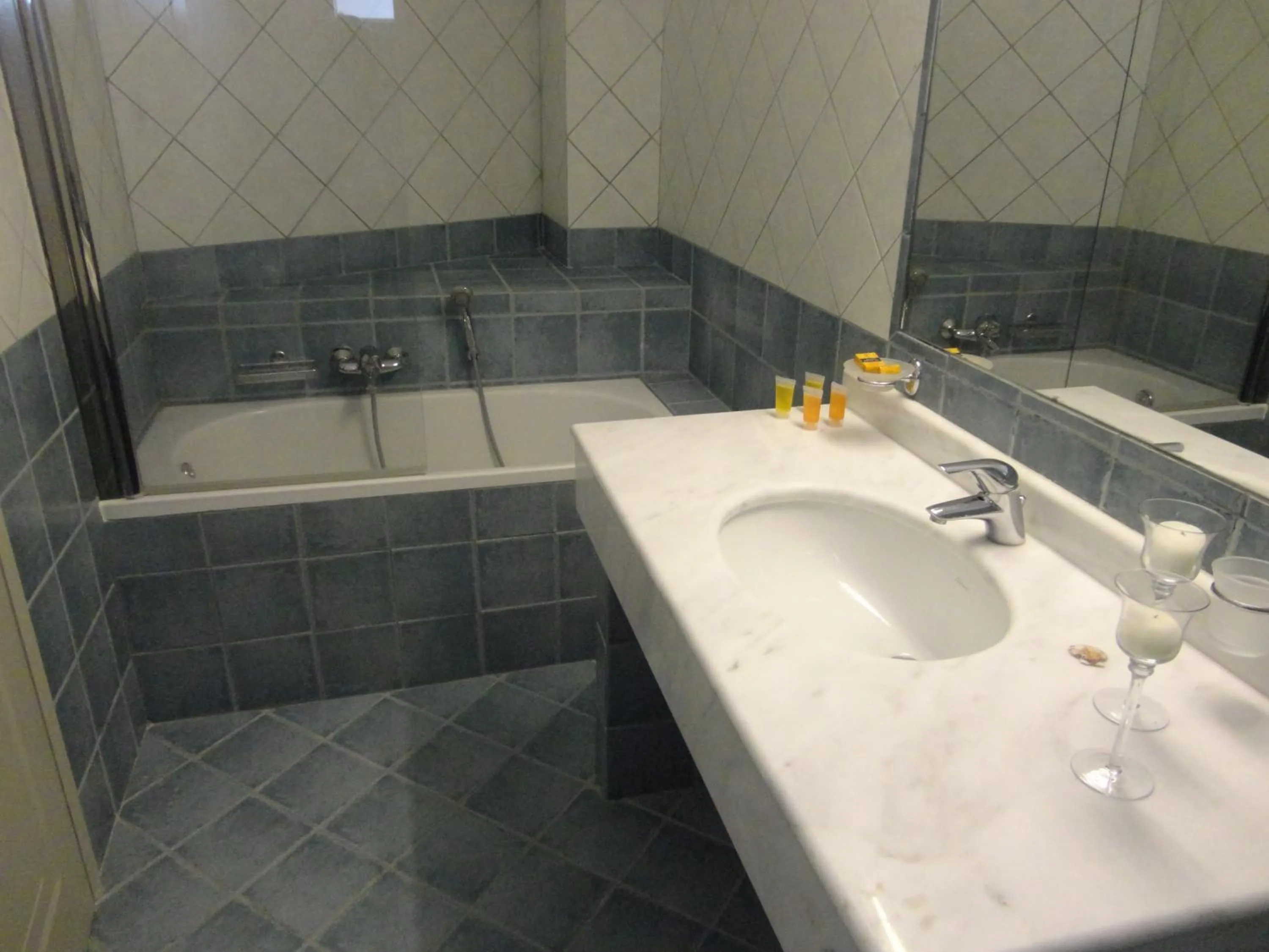 Bathroom in Al Mare Hotel