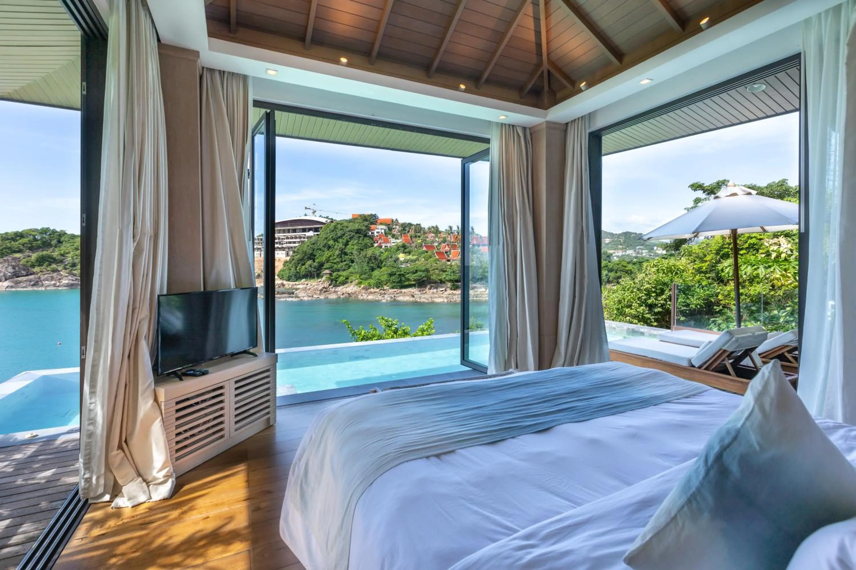 Bed in Cape Fahn Hotel - Private Islands Samui