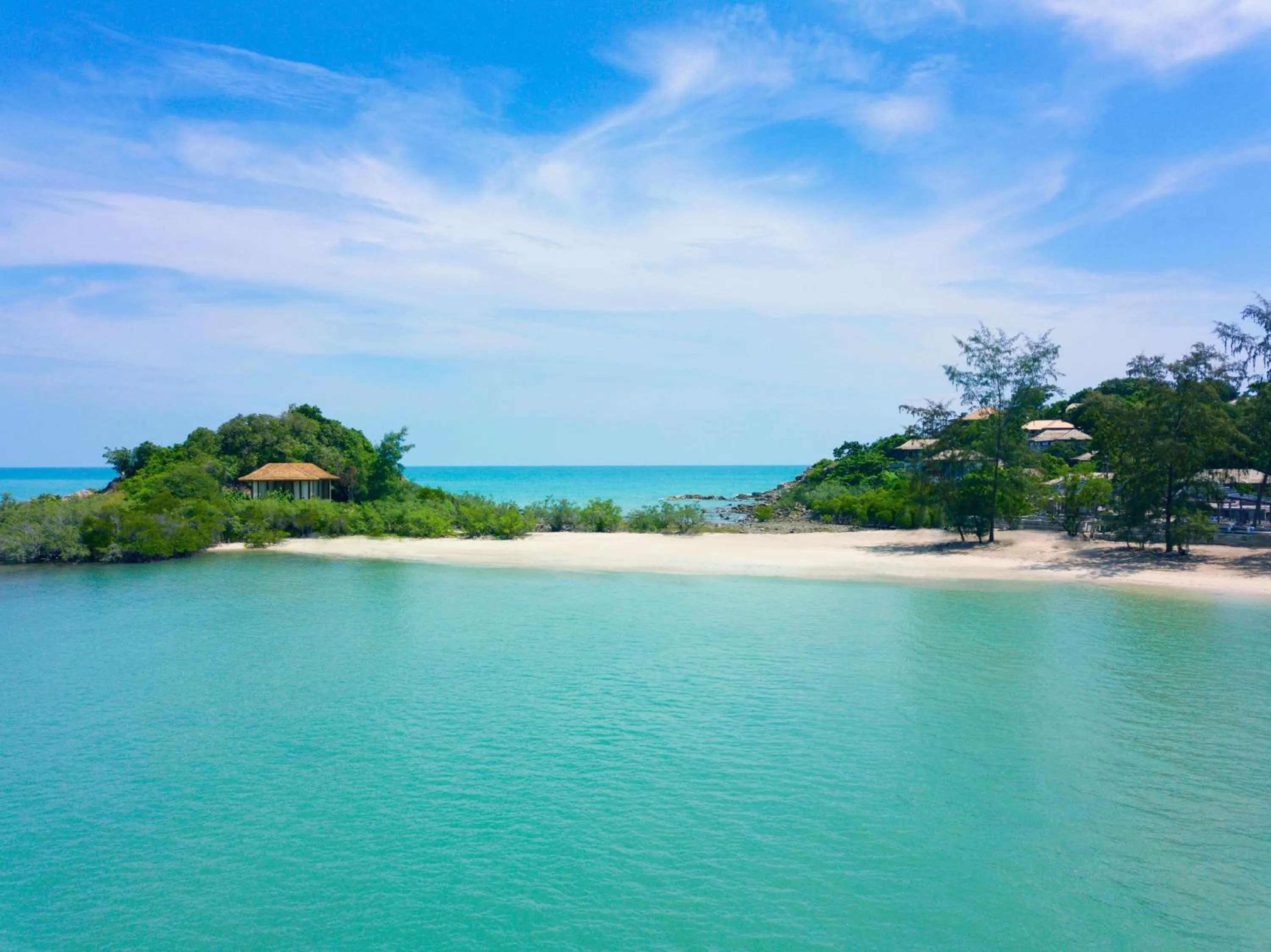 Beach in Cape Fahn Hotel - Private Islands Samui