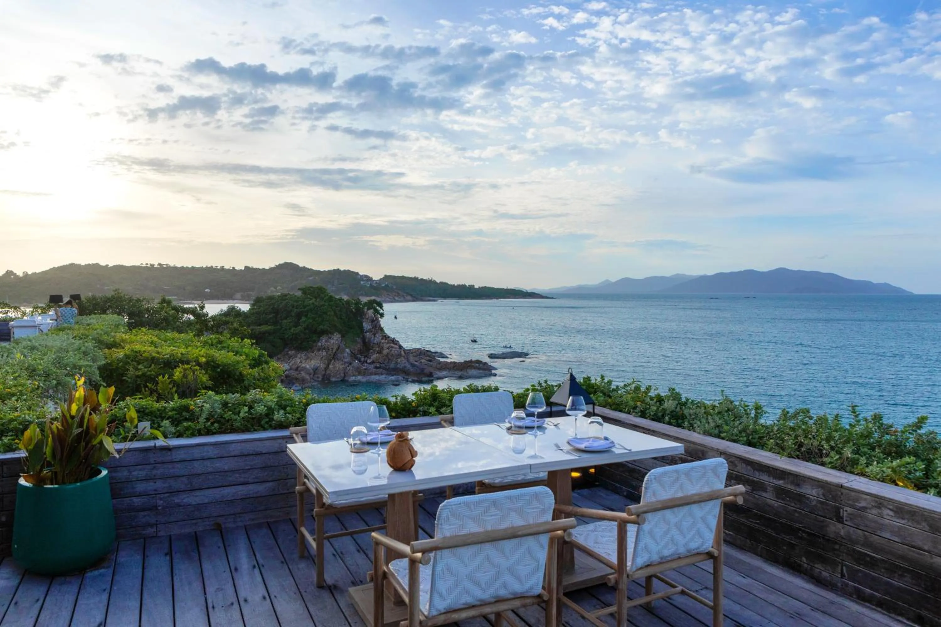 Restaurant/places to eat in Cape Fahn Hotel - Private Islands Samui