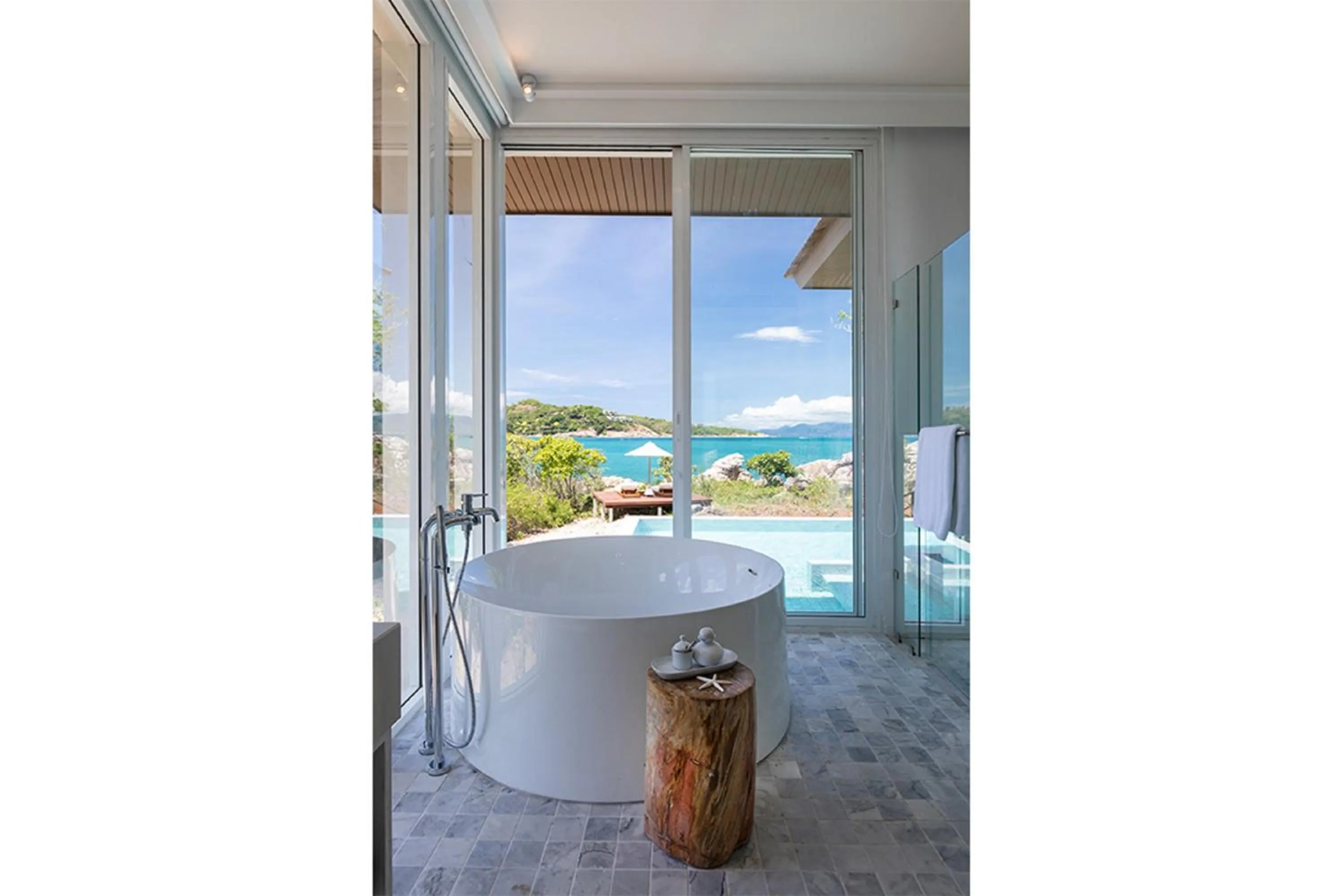 Bathroom in Cape Fahn Hotel - Private Islands Samui