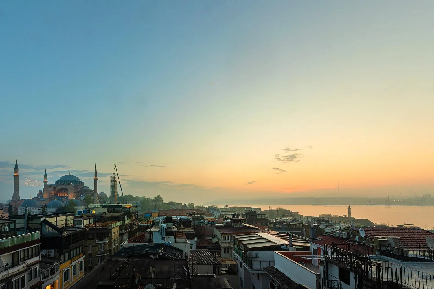 Balcony/Terrace in Aristocrat Hotel