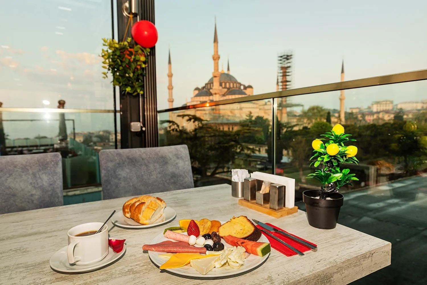 Balcony/Terrace in Aristocrat Hotel