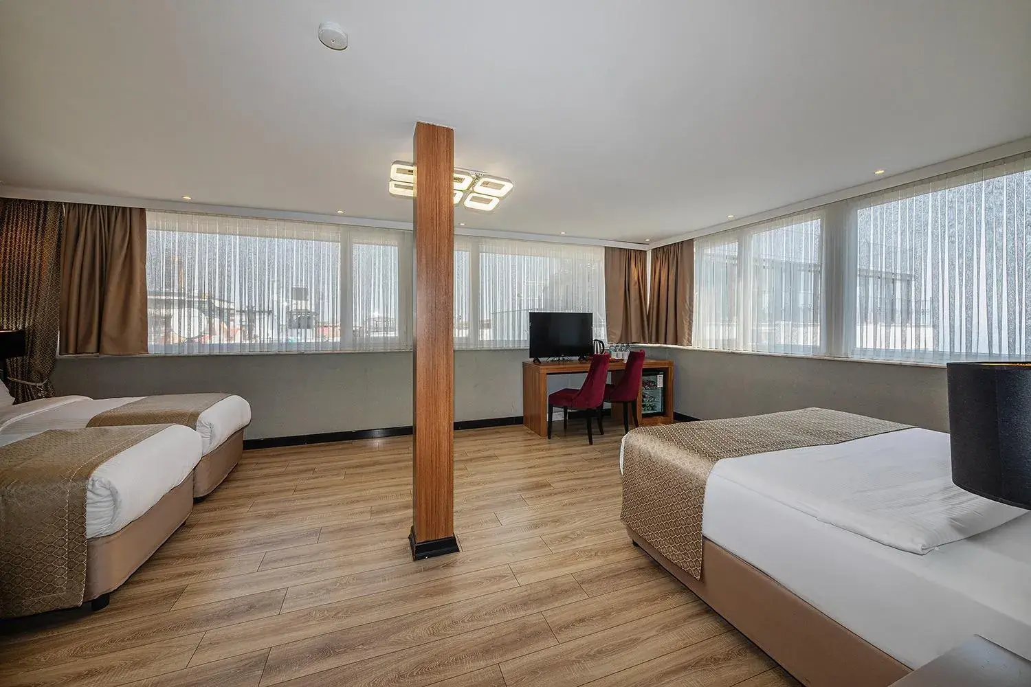 Bed in Aristocrat Hotel Bed in Aristocrat Hotel