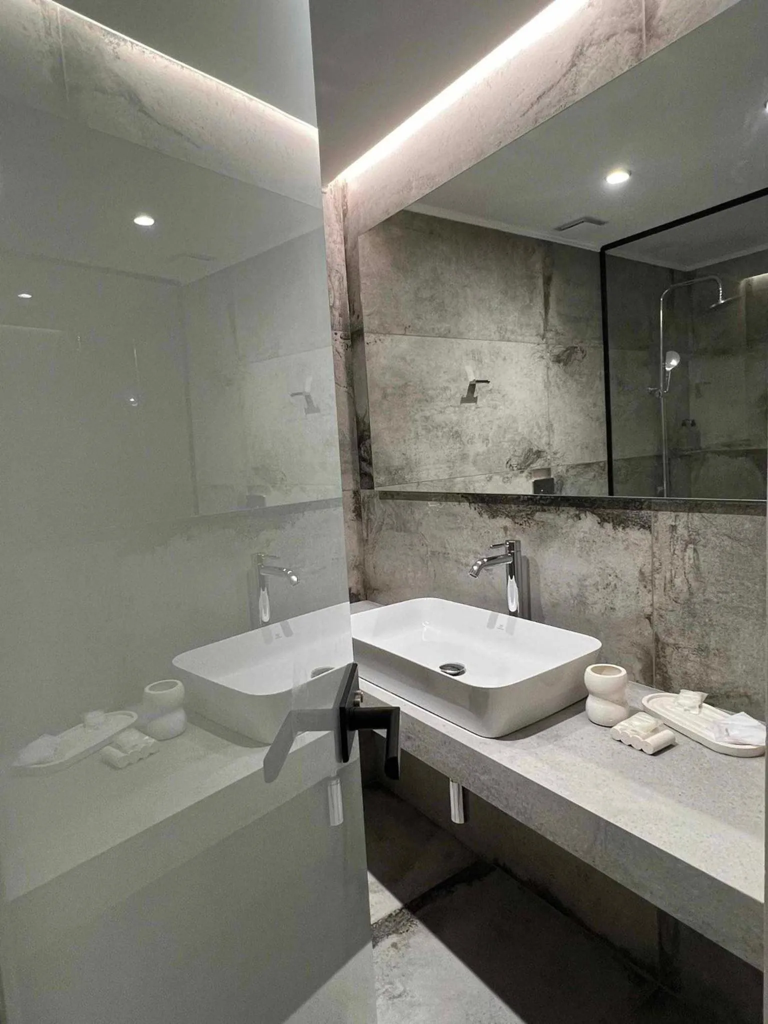 Deluxe Triple Room in Morfeas Hotel