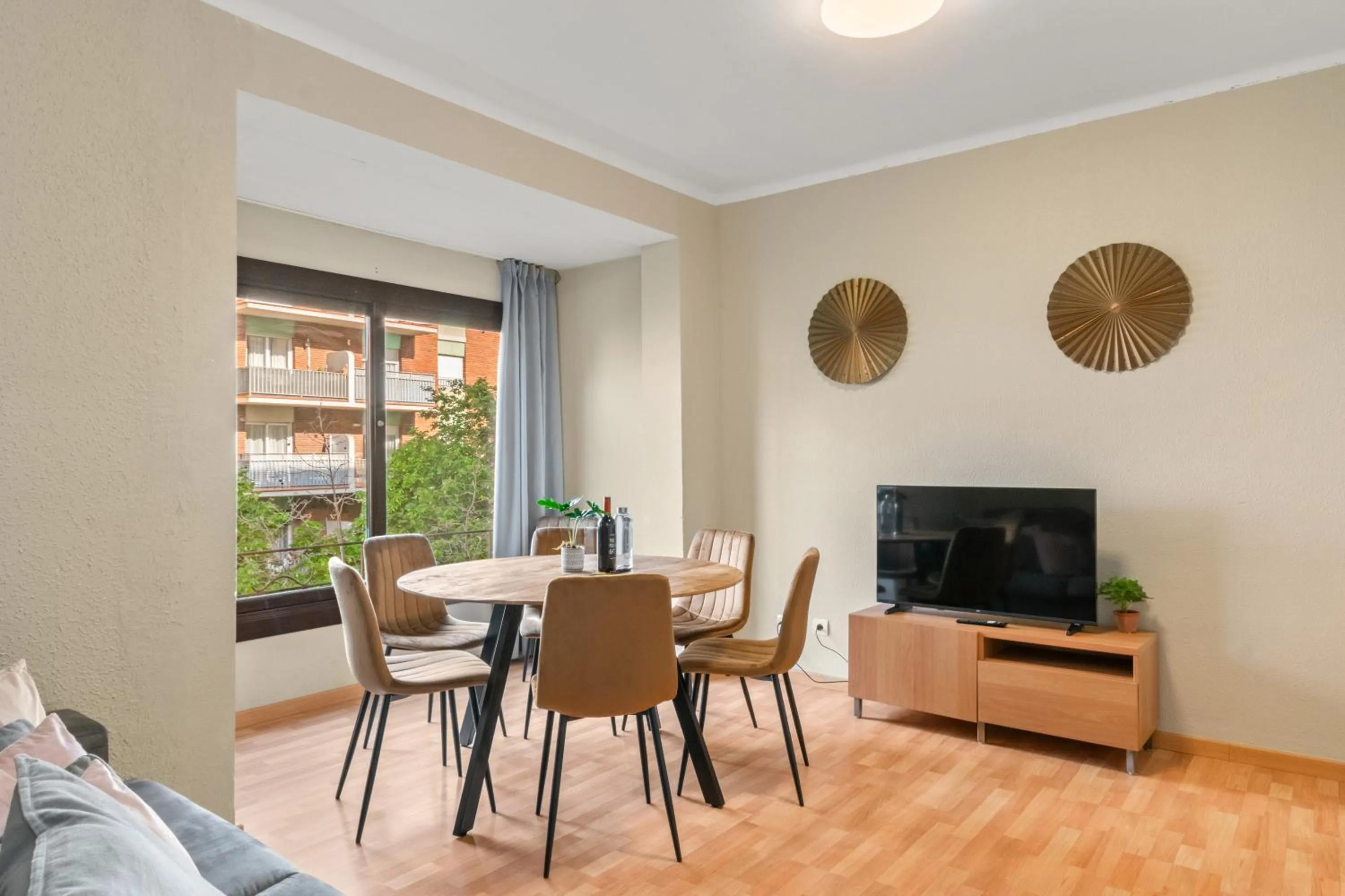 TV and multimedia in Suite Home Sagrada Familia