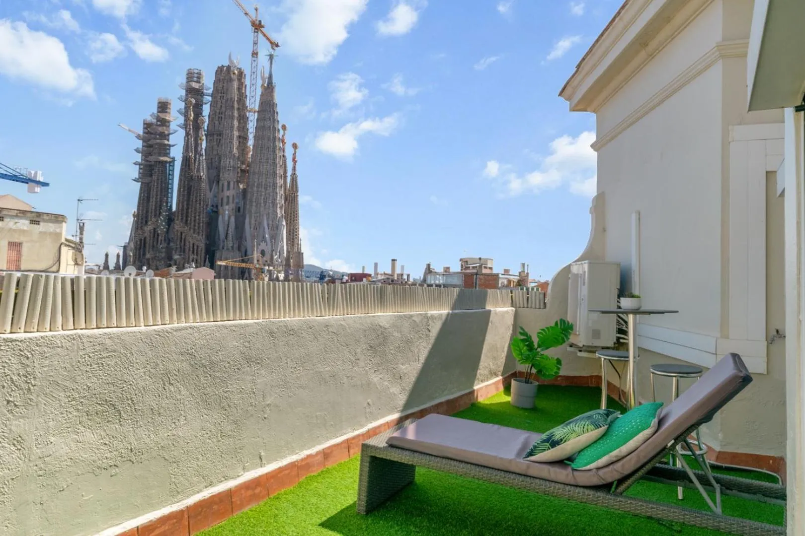 Balcony/Terrace in Suite Home Sagrada Familia