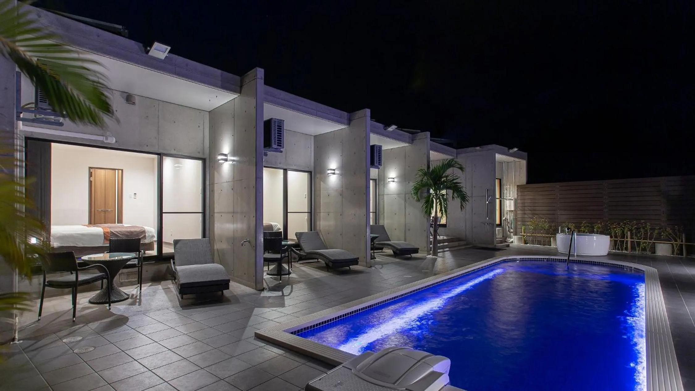 Swimming pool in Sumuide Terrace H