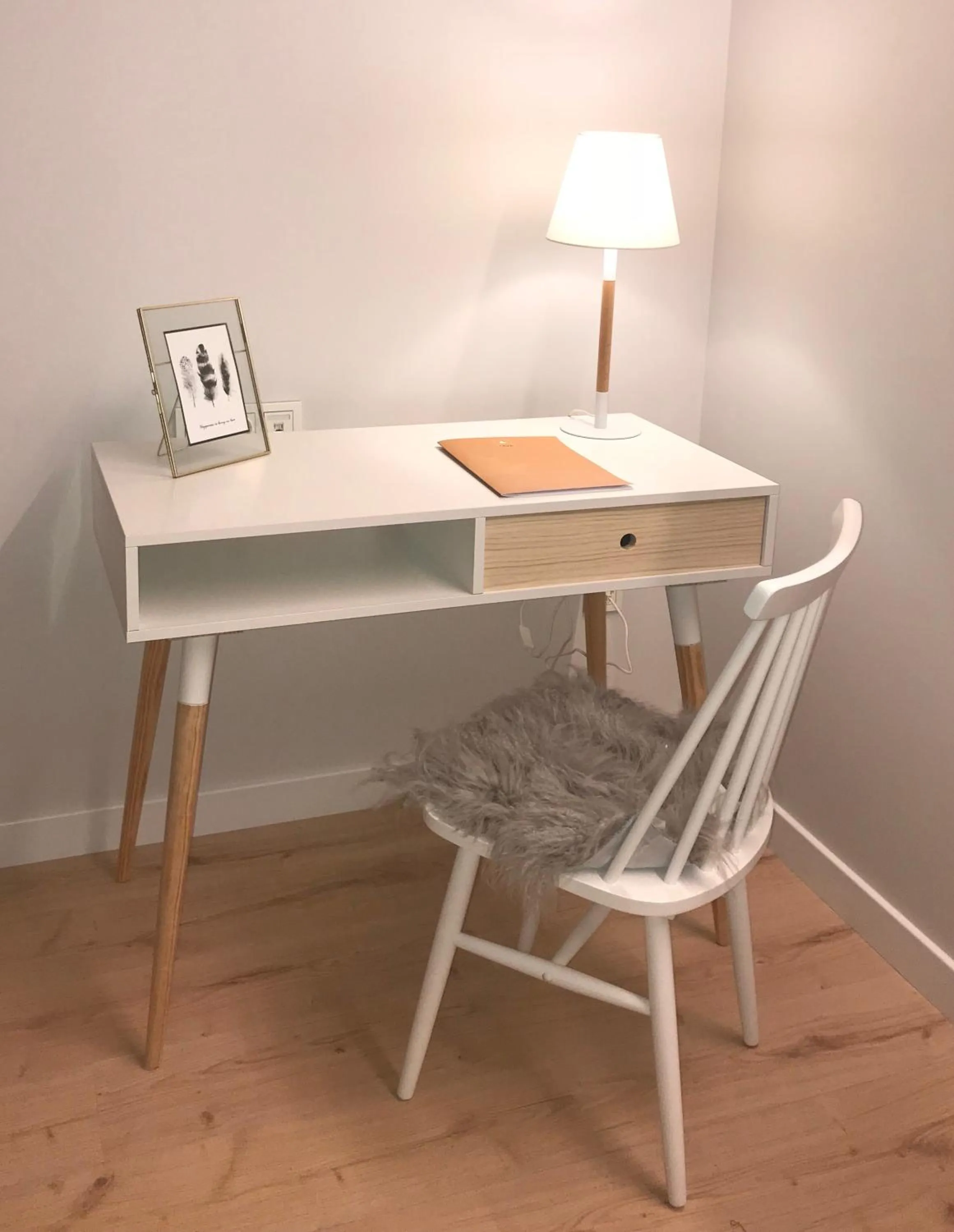 Seating area in IXUA Hotela