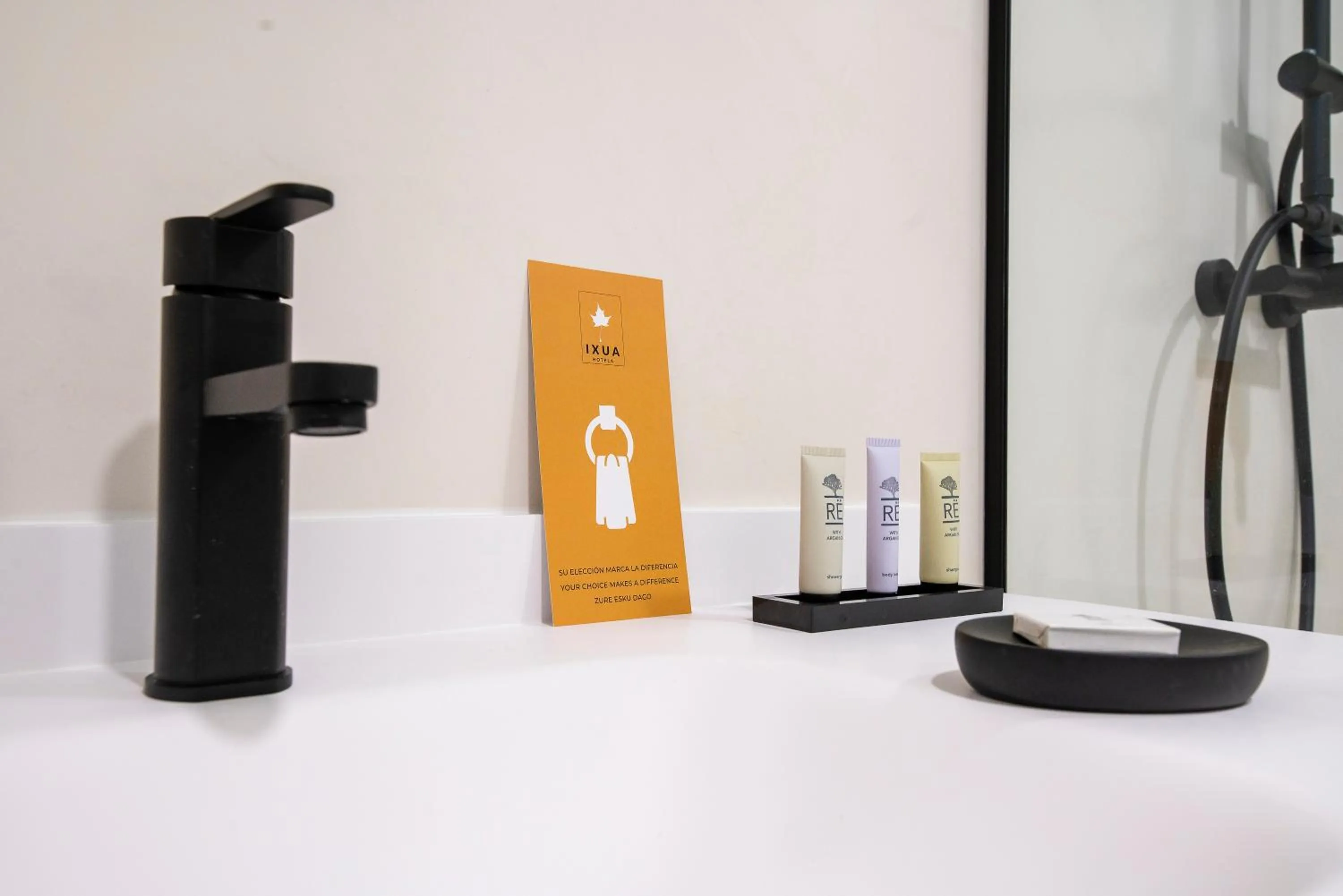 Bathroom in IXUA Hotela