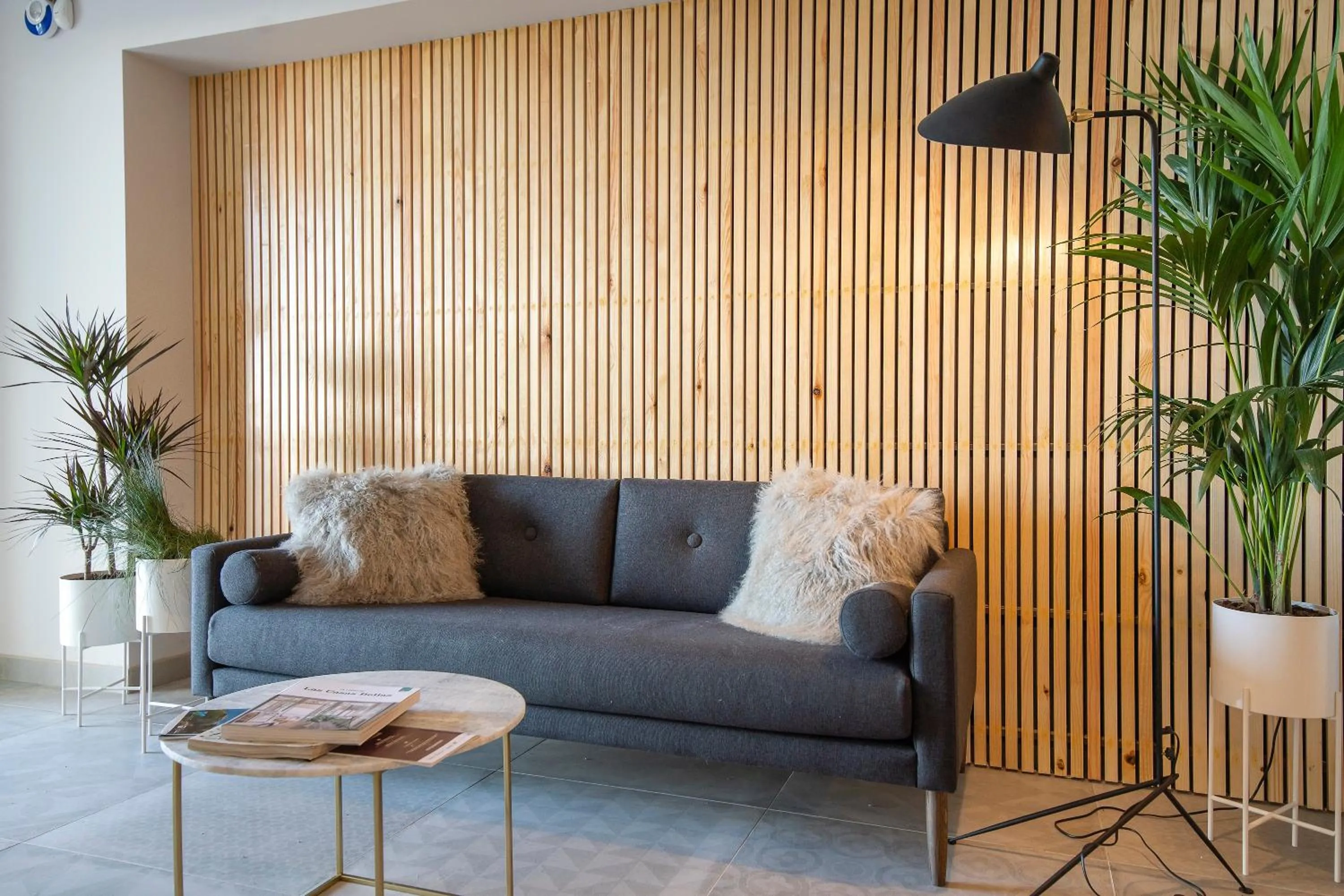 Lobby or reception in IXUA Hotela