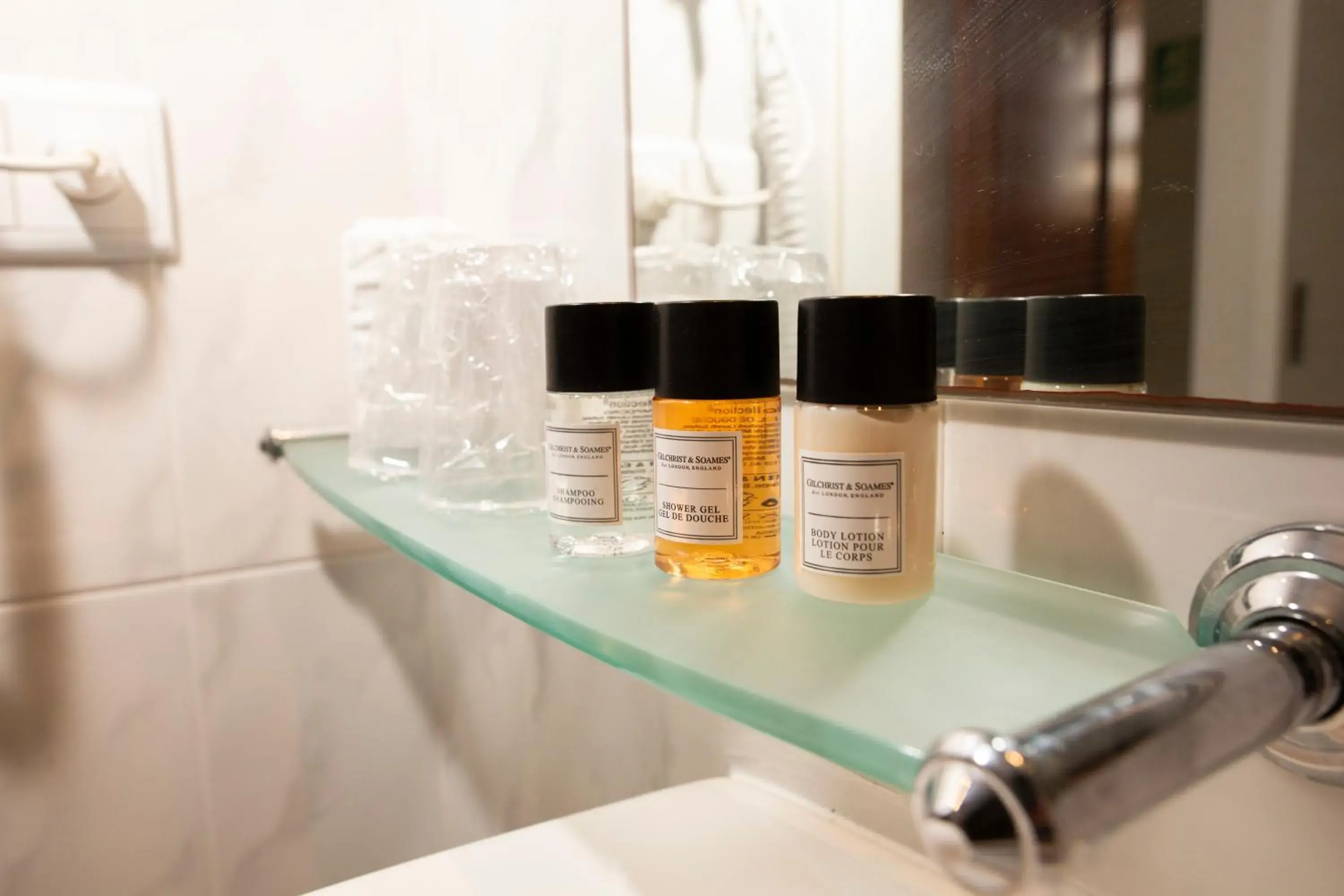 Bathroom in Hotel Rosalía Bathroom in Hotel Rosalía