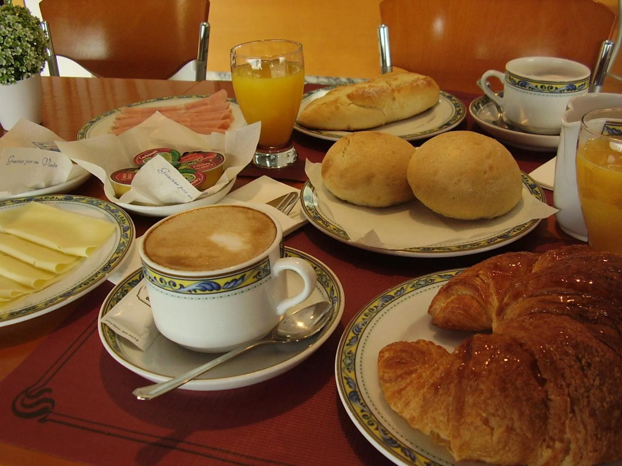 Continental breakfast in Hotel Rosalía