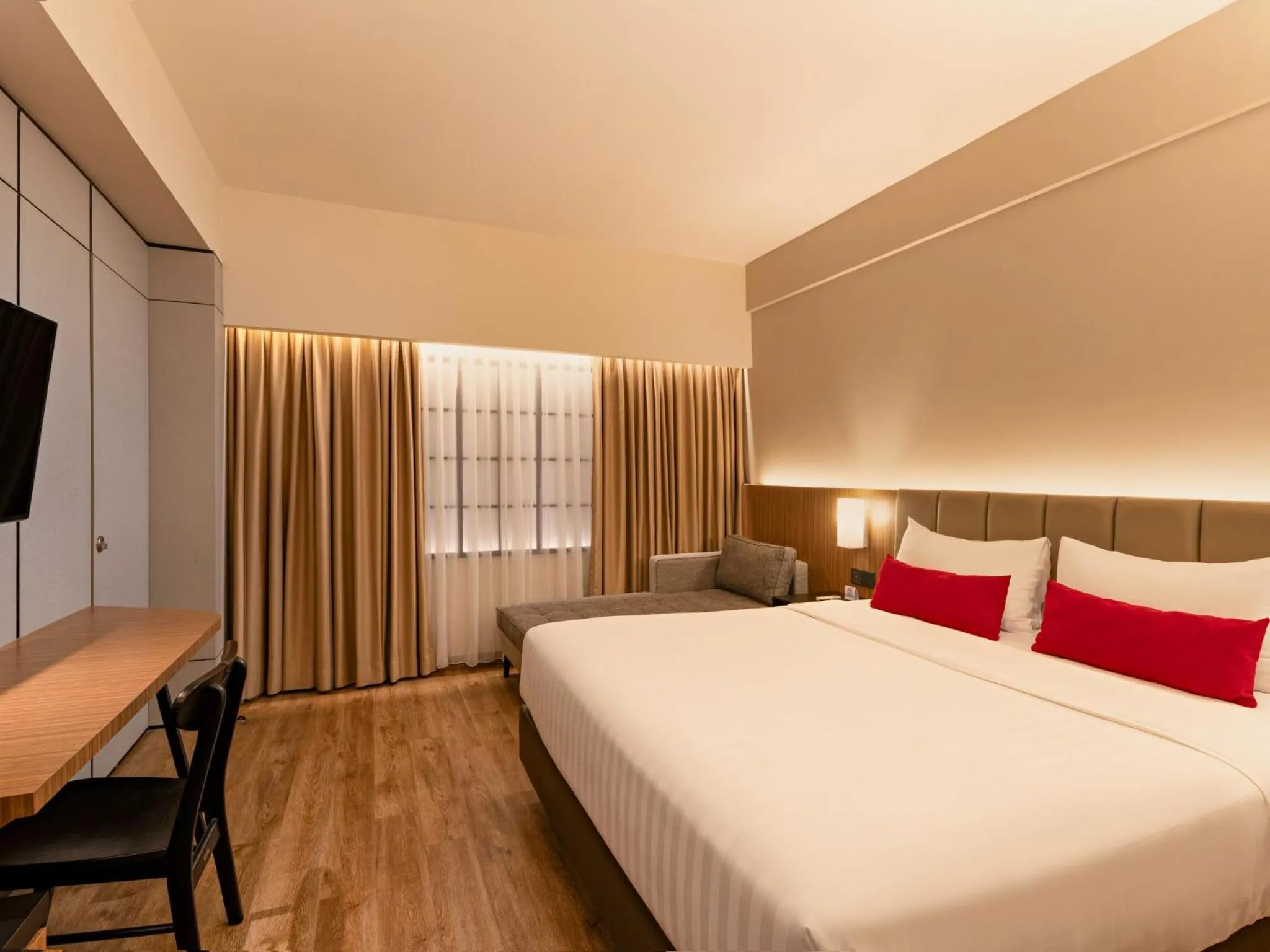 Bedroom, Bed in Grand Zuri Pekanbaru