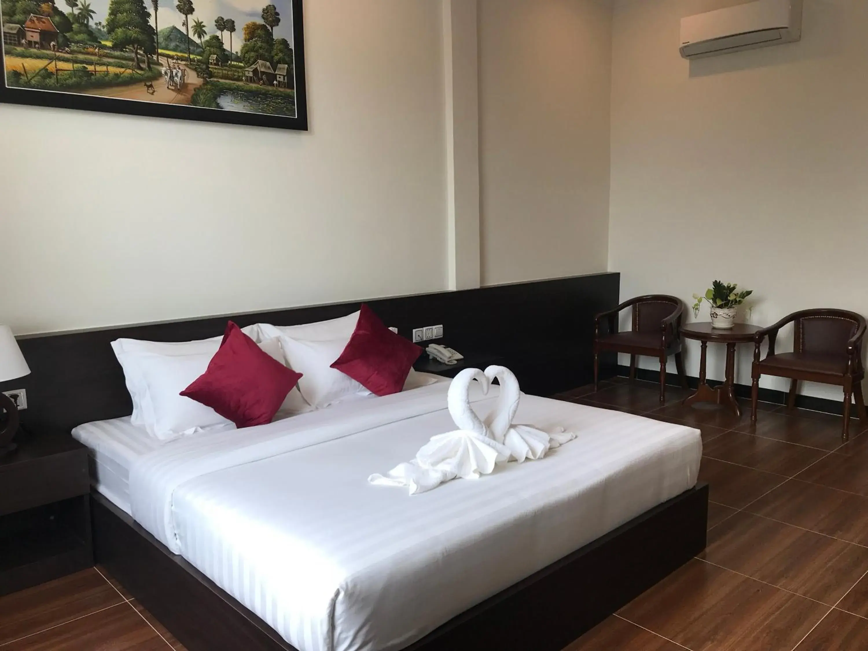 Superior King Room in Apple Hotel Two - Near Phnom Penh Airport Superior King Room in Apple Hotel Two - Near Phnom Penh Airport