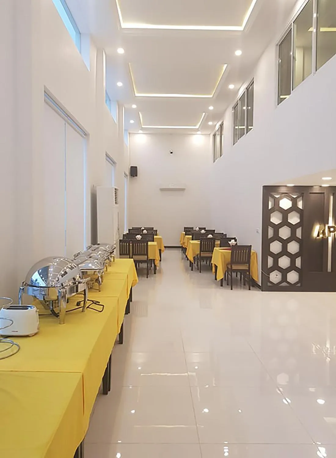 Restaurant/places to eat in Apple Hotel Two - Near Phnom Penh Airport