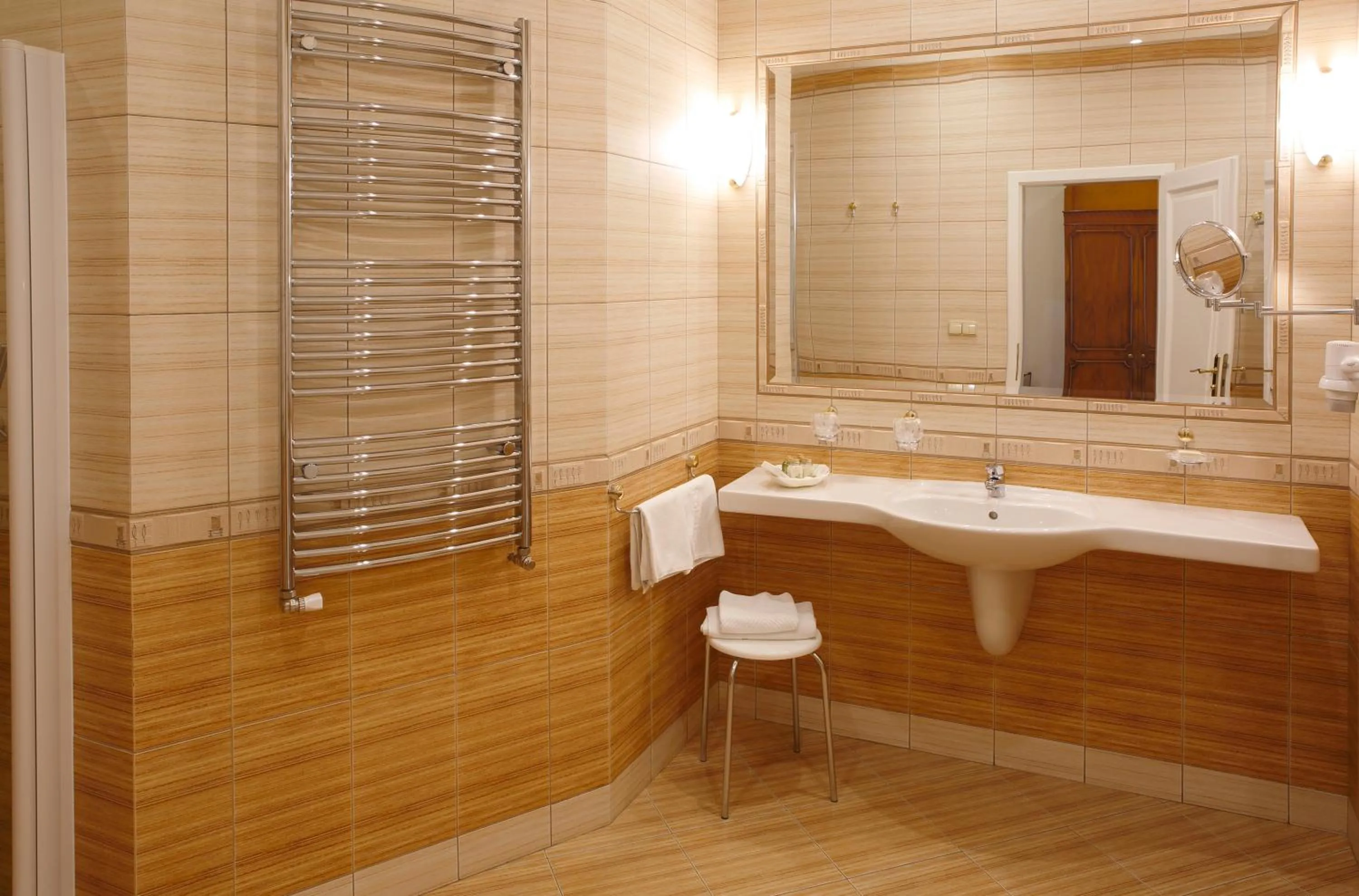 Bathroom in Bristol Georgy House