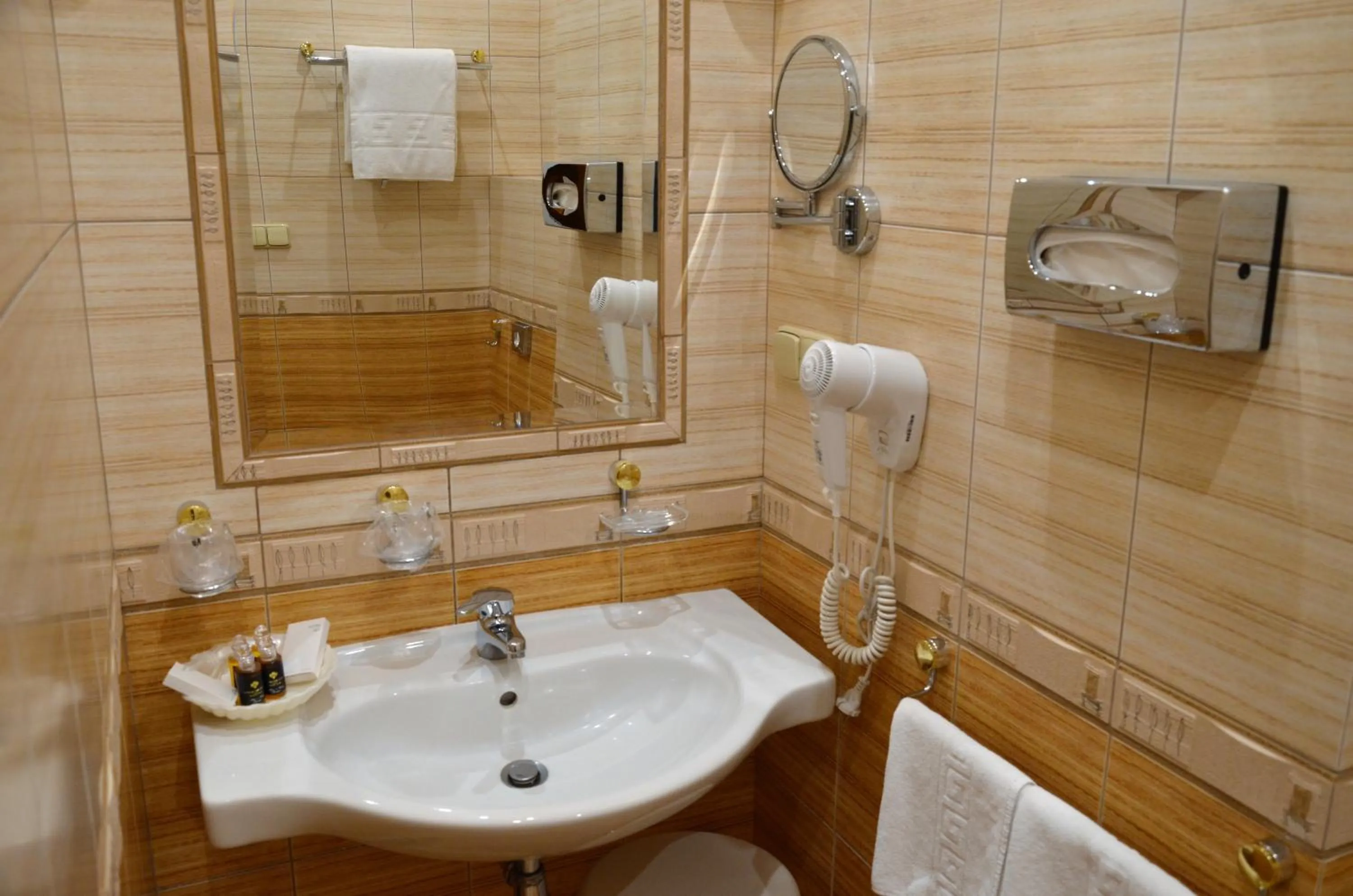 Bathroom in Bristol Georgy House