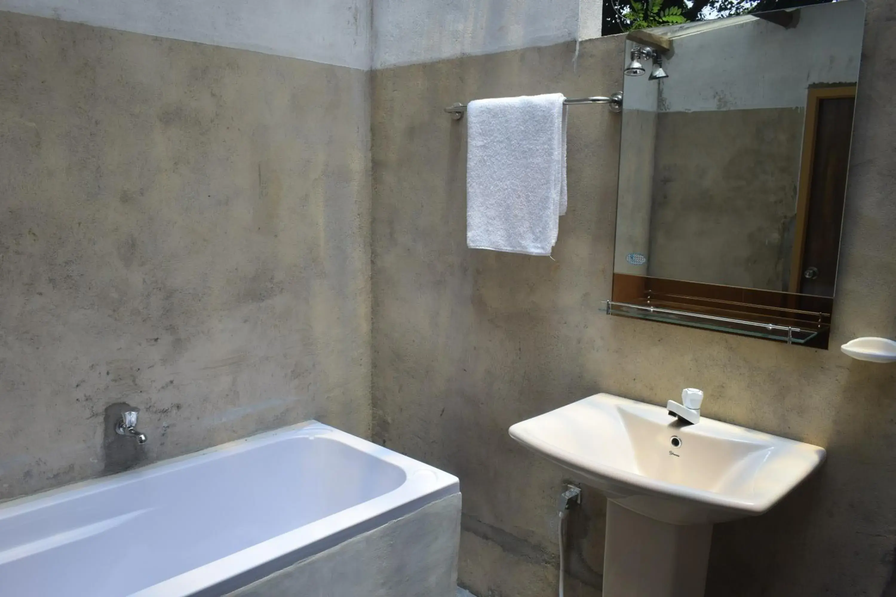 Deluxe Double Room with Bath in Green Herbal Ayurvedic Eco-Lodge Deluxe Double Room with Bath in Green Herbal Ayurvedic Eco-Lodge