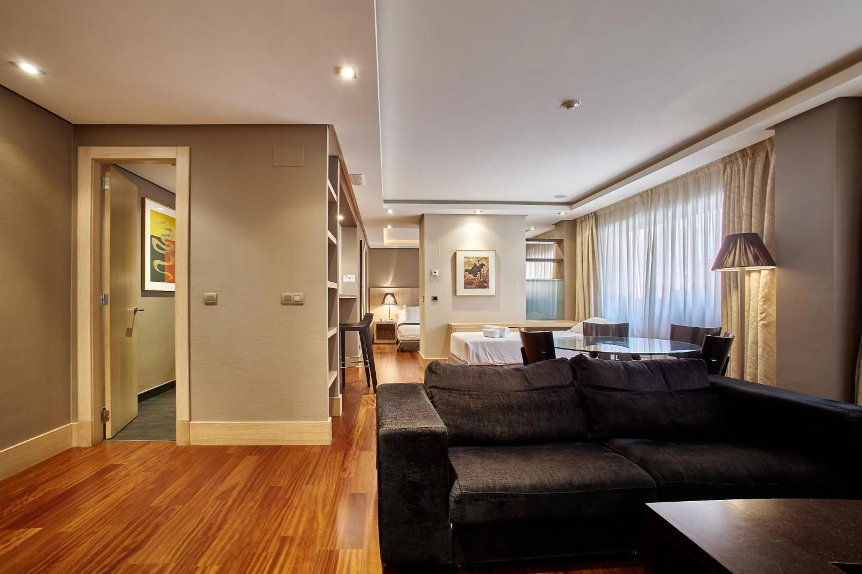 Seating area in Washington Parquesol Suites & Hotel