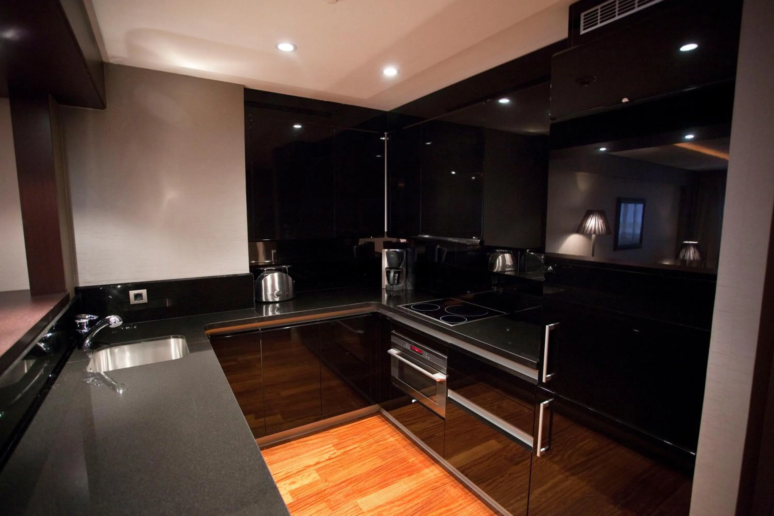 Photo of the whole room in Washington Parquesol Suites & Hotel