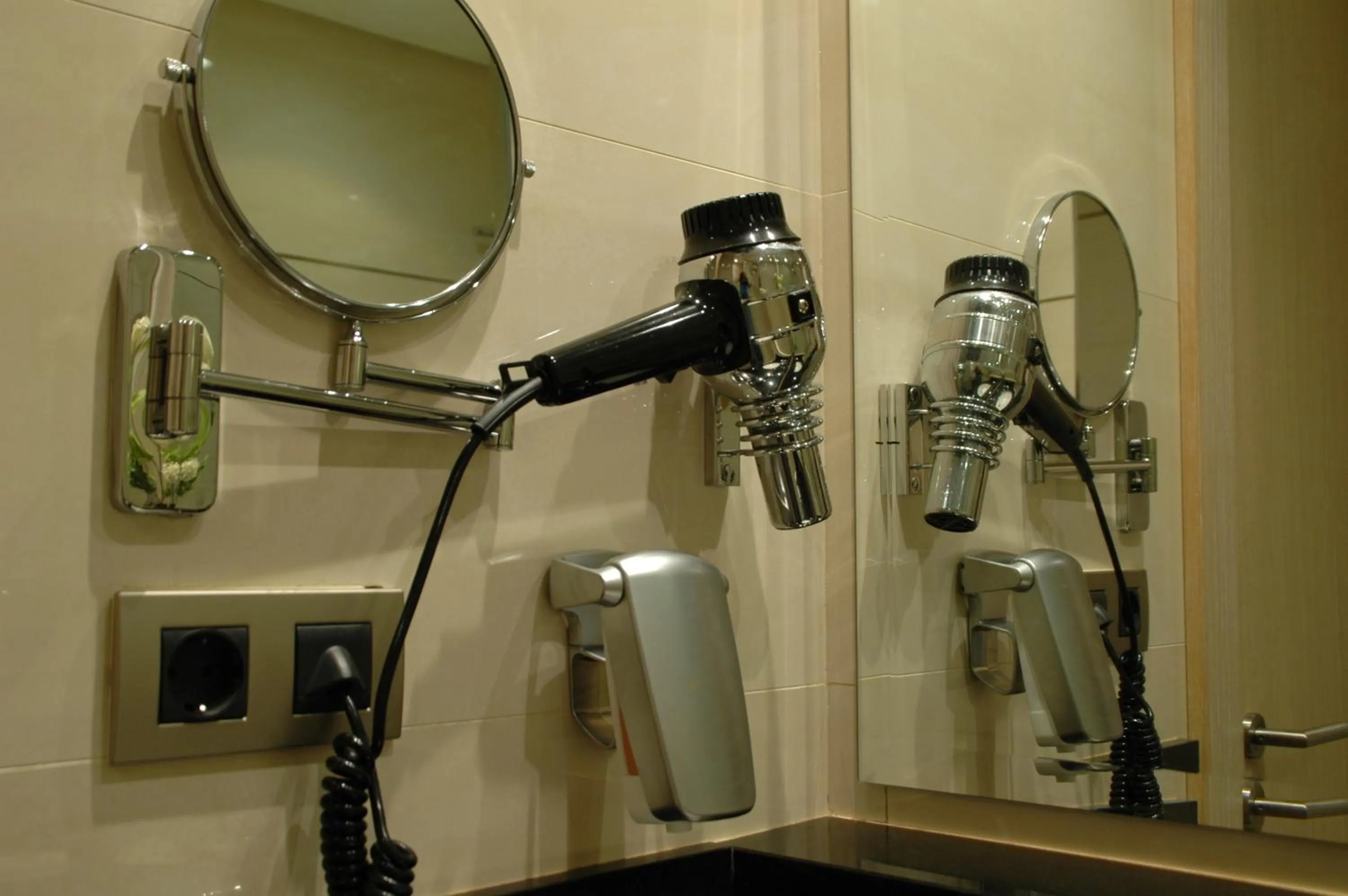 Bathroom in Washington Parquesol Suites & Hotel