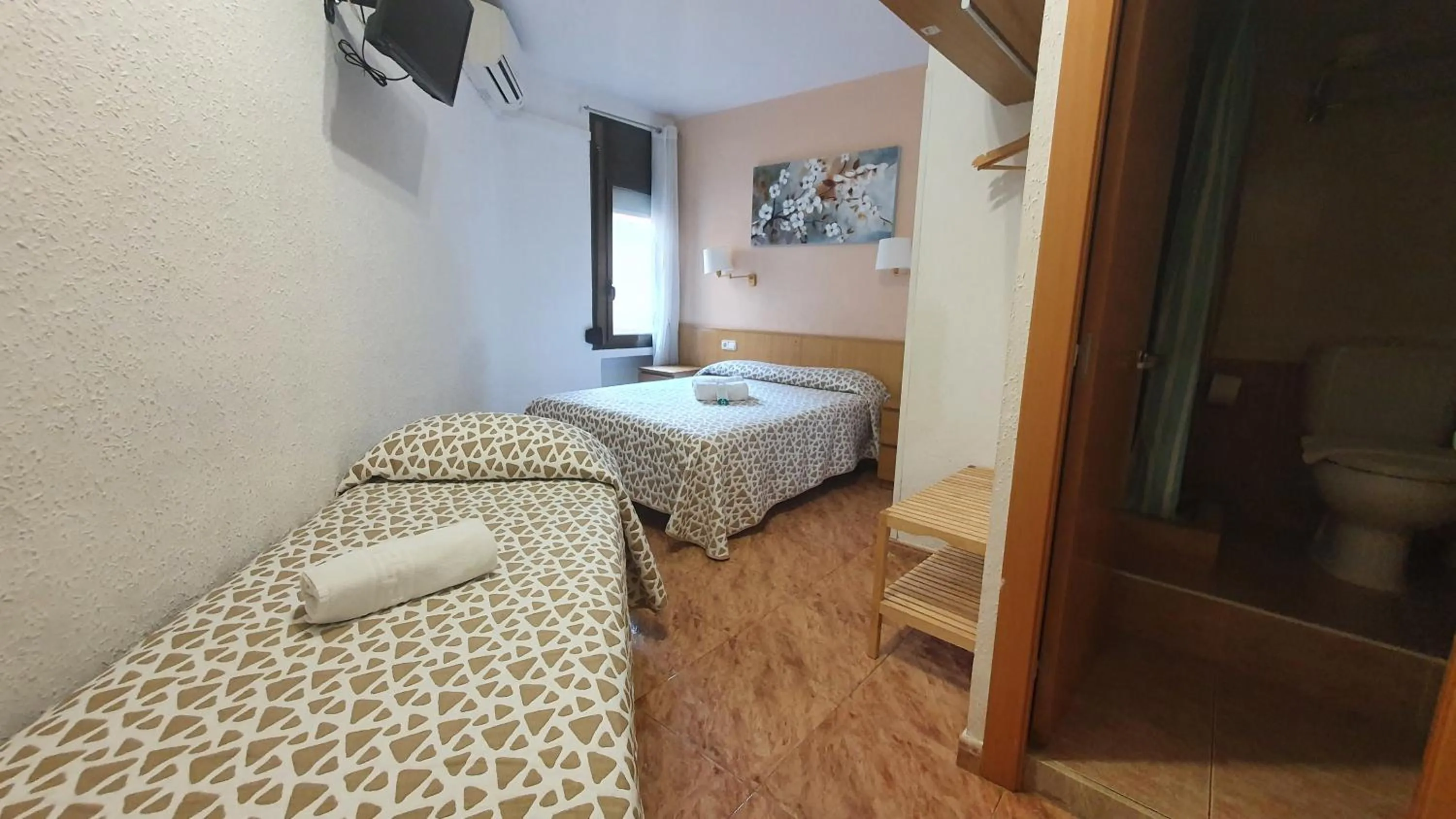 Bedroom, Bed in Hostal Rio De Castro