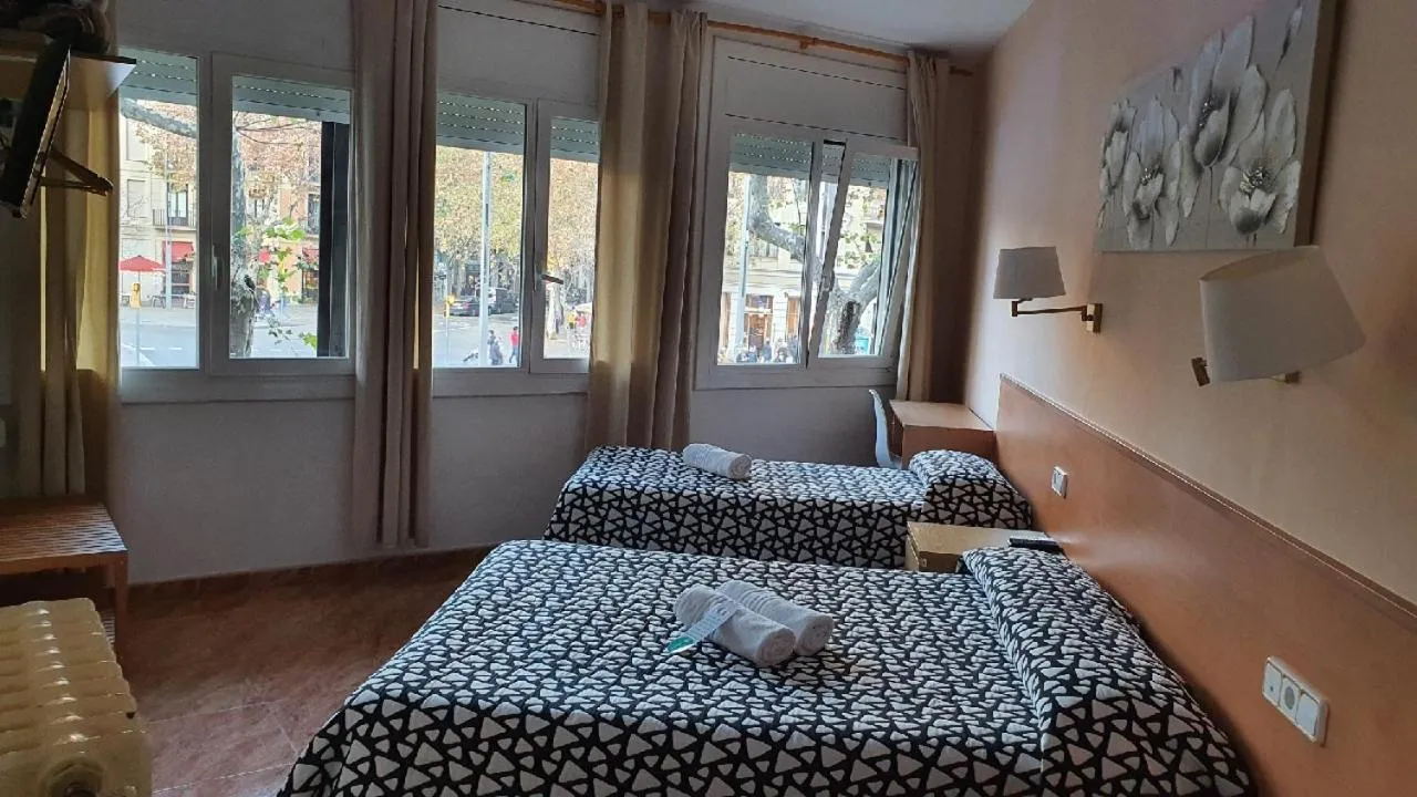 Photo of the whole room, Bed in Hostal Rio De Castro