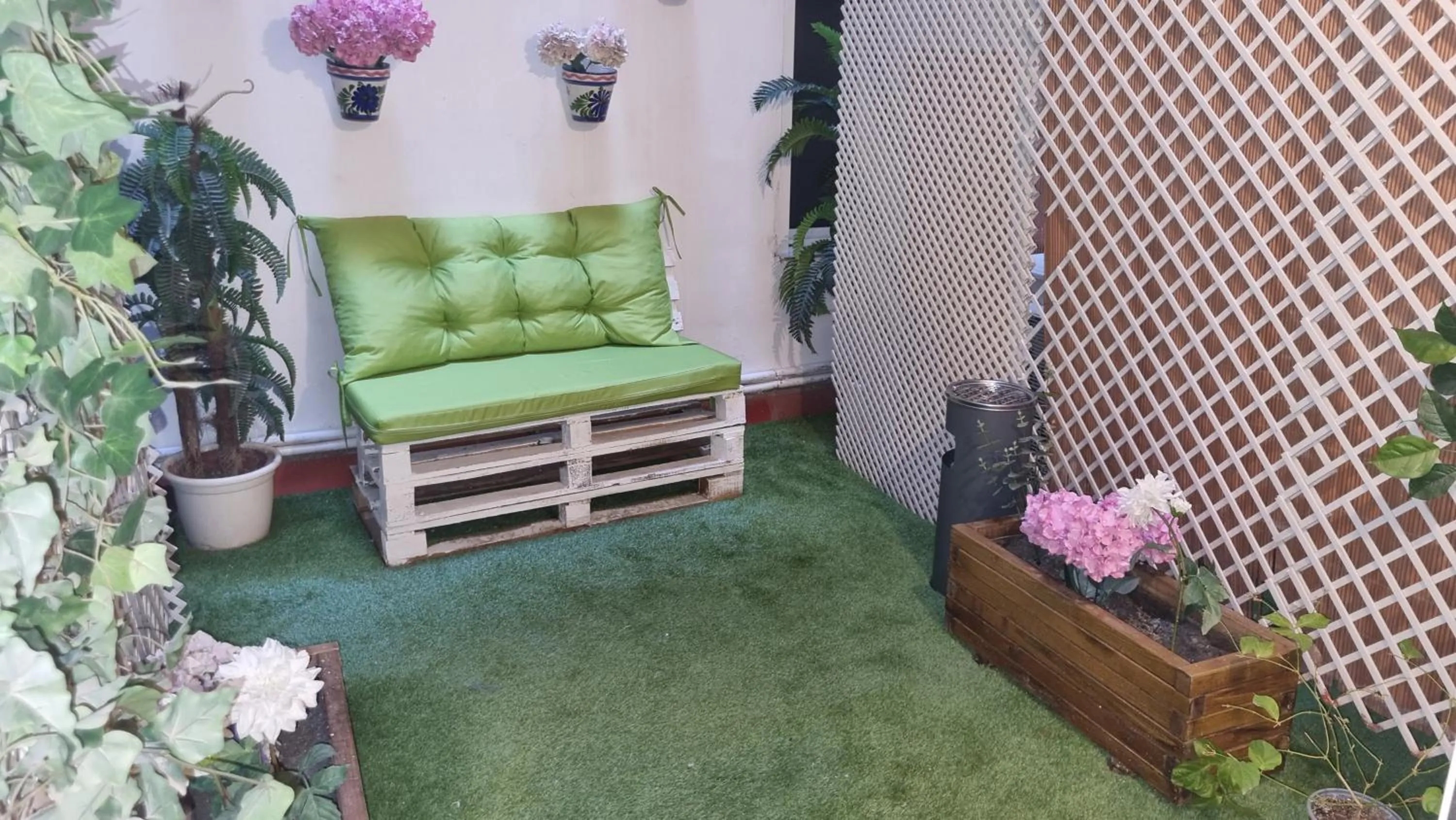 Patio in Hostal Rio De Castro