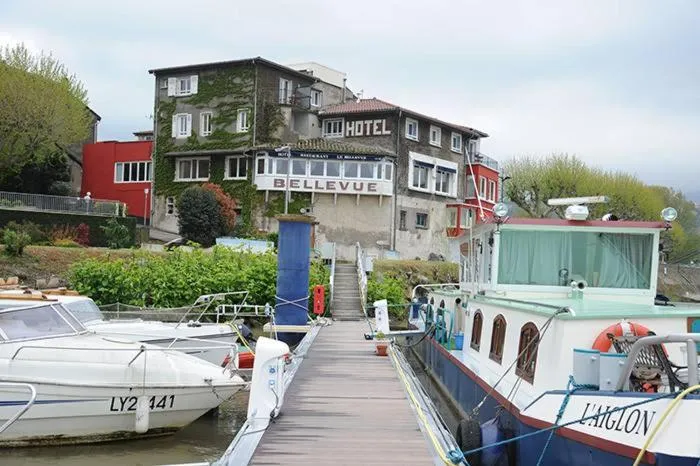 Property building in Hôtel Le Bellevue