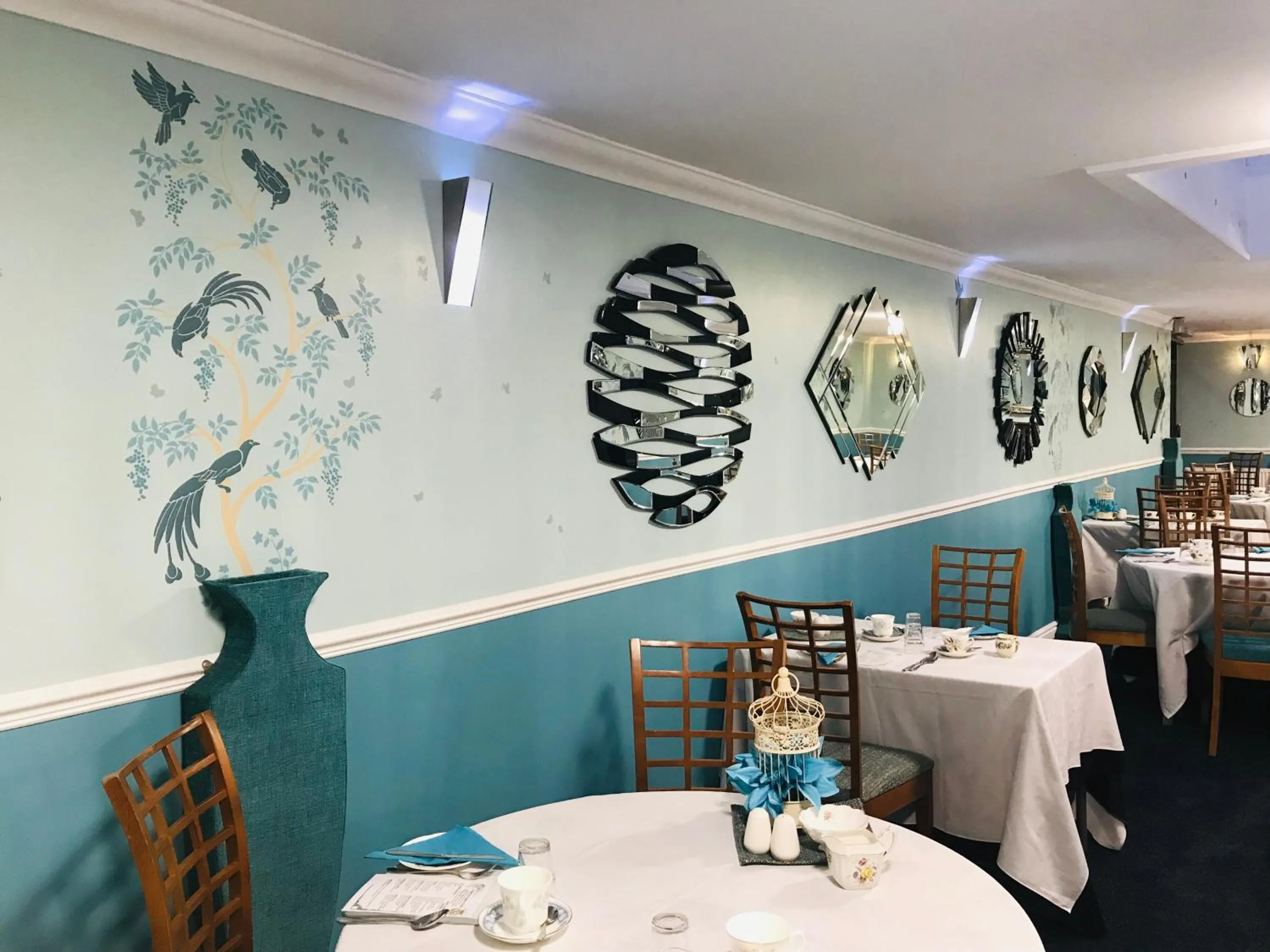 Restaurant/places to eat in Grimscote Manor Hotel