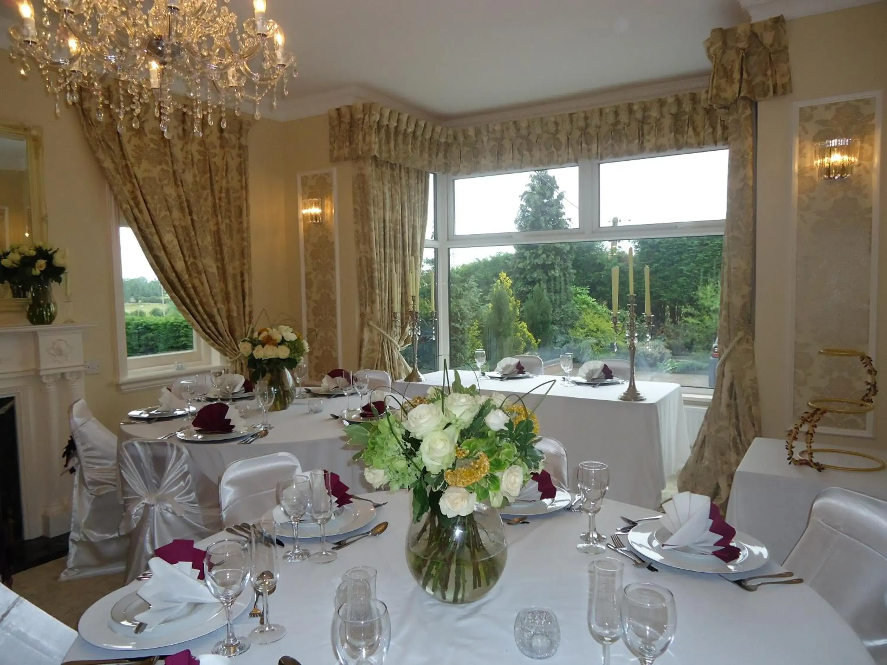 Day, Restaurant/Places to Eat in Grimscote Manor Hotel